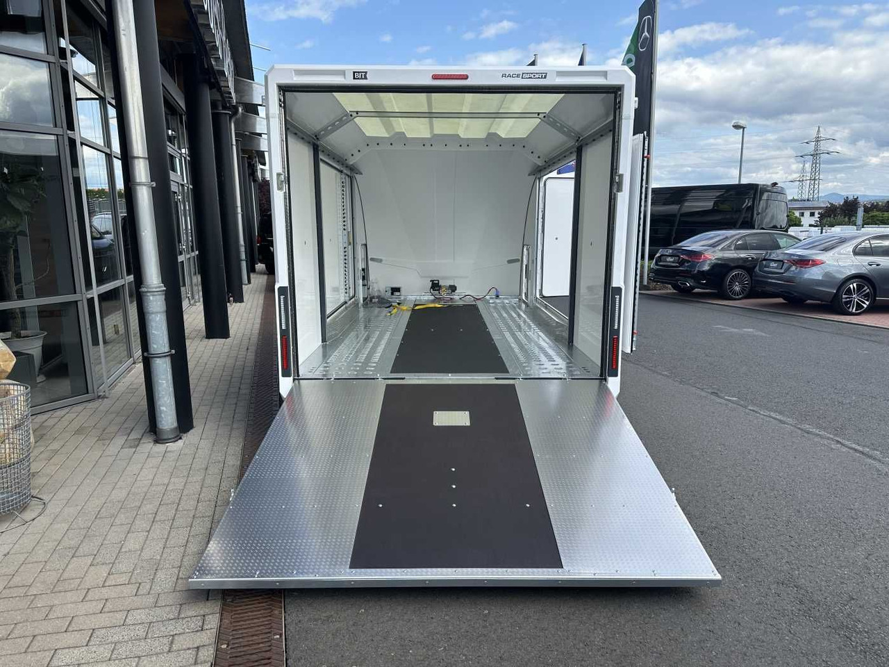 Brian James Race Sport Länge: 5,03 m / 3.000 kg - مقطورة شحن نقل السيارات: صورة 5 Brian James Race Sport Länge: 5,03 m / 3.000 kg - مقطورة شحن نقل السيارات: صورة 5