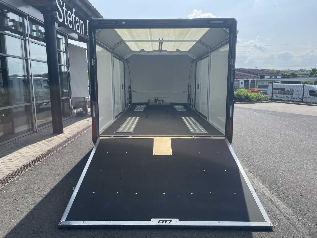 Brian James Race Transporter 7 / 6,16 m 3.500 kg - مقطورة شحن نقل السيارات: صورة 3 Brian James Race Transporter 7 / 6,16 m 3.500 kg - مقطورة شحن نقل السيارات: صورة 3