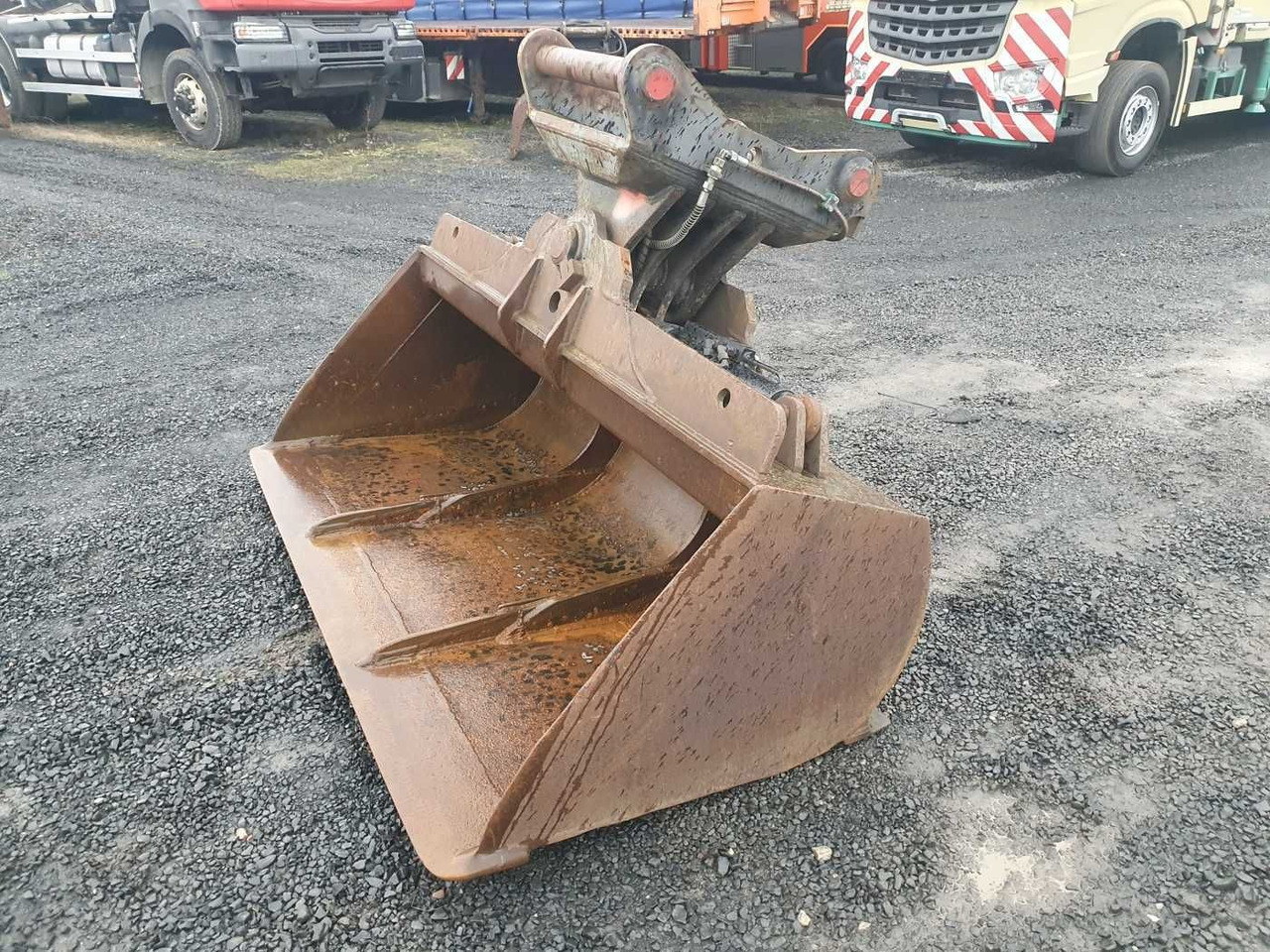 Hydraulischer Grabenräumlöffel / schwenkbar OQ80 - بكت حفار: صورة 3 Hydraulischer Grabenräumlöffel / schwenkbar OQ80 - بكت حفار: صورة 3