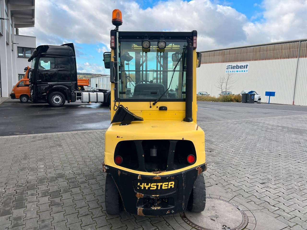 Hyster H3.5 FT / Drehgerät / Hubhöhe: 3.61m / nur 970h! - آليات: صورة 4 Hyster H3.5 FT / Drehgerät / Hubhöhe: 3.61m / nur 970h! - آليات: صورة 4