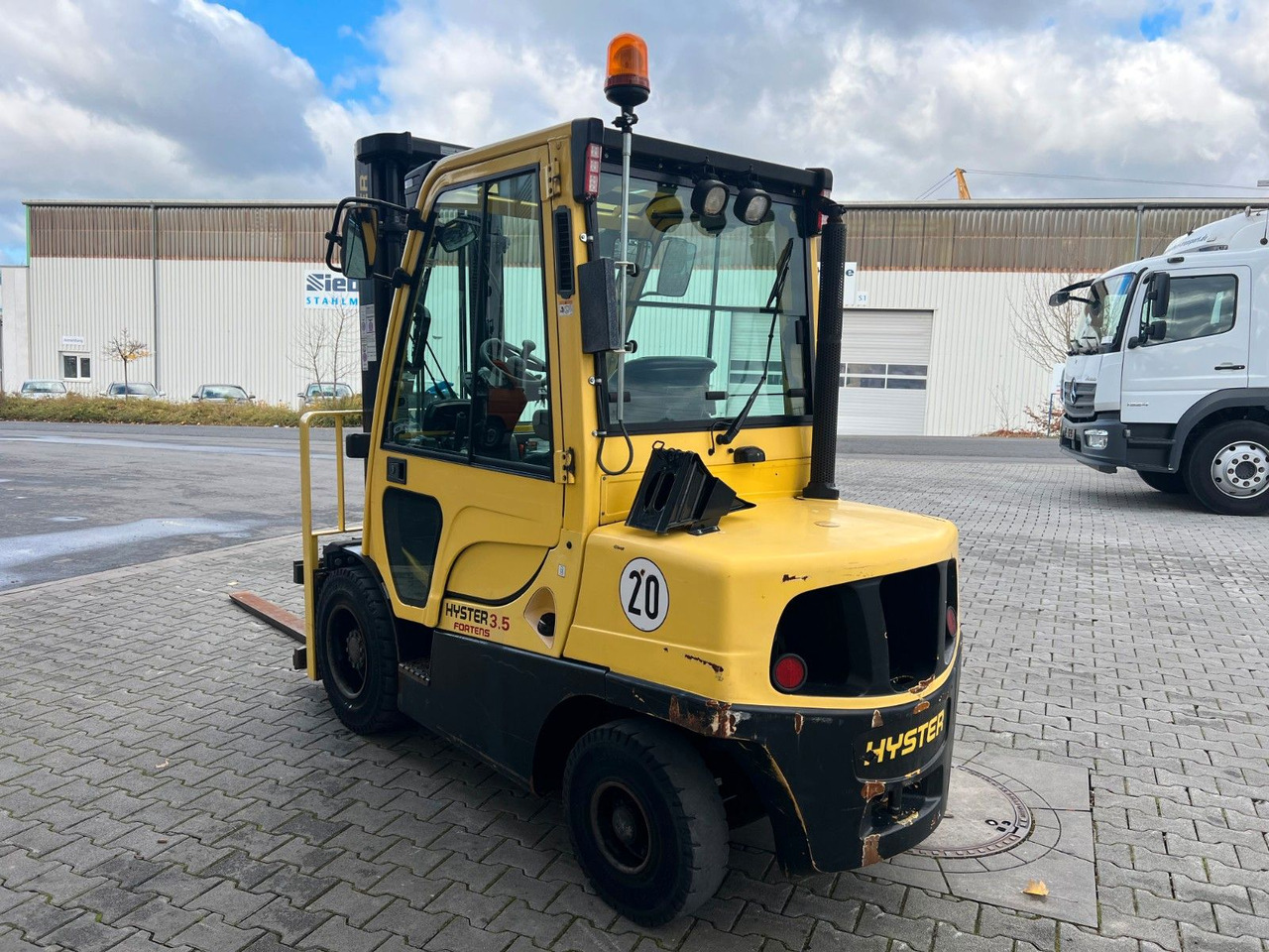 Hyster H3.5 FT / Drehgerät / Hubhöhe: 3.61m / nur 970h! - آليات: صورة 5 Hyster H3.5 FT / Drehgerät / Hubhöhe: 3.61m / nur 970h! - آليات: صورة 5
