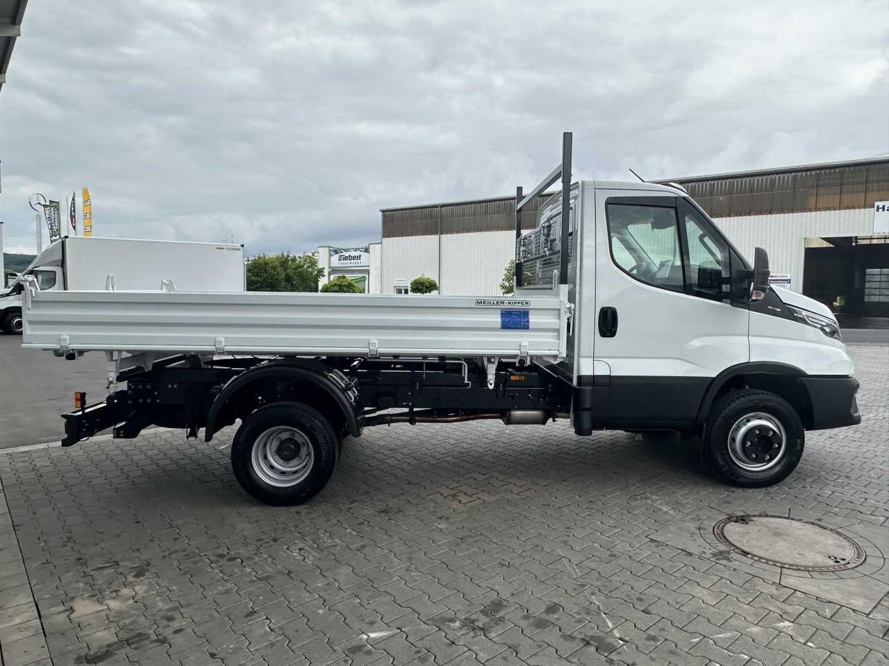 Iveco 70C18H 3-S.-Kipper Meiller *R3.450mm*2xAHK* - قلاب صغير: صورة 4 Iveco 70C18H 3-S.-Kipper Meiller *R3.450mm*2xAHK* - قلاب صغير: صورة 4