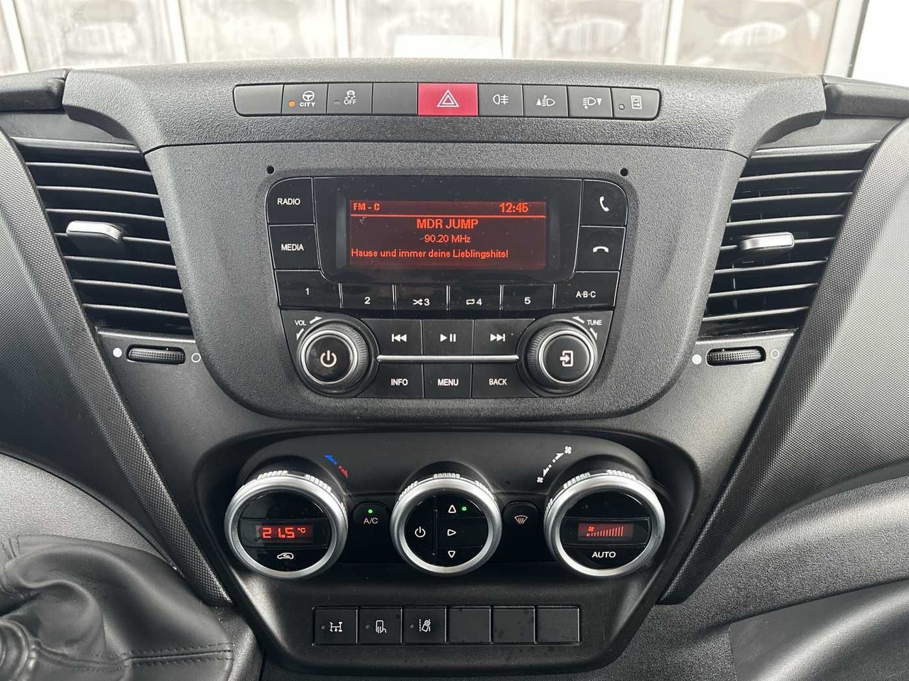 قلاب صغير Iveco 70C18H 3-S.Kipper *R.3750mm*7Sitze*AHK*: صورة 12 قلاب صغير Iveco 70C18H 3-S.Kipper *R.3750mm*7Sitze*AHK*: صورة 12