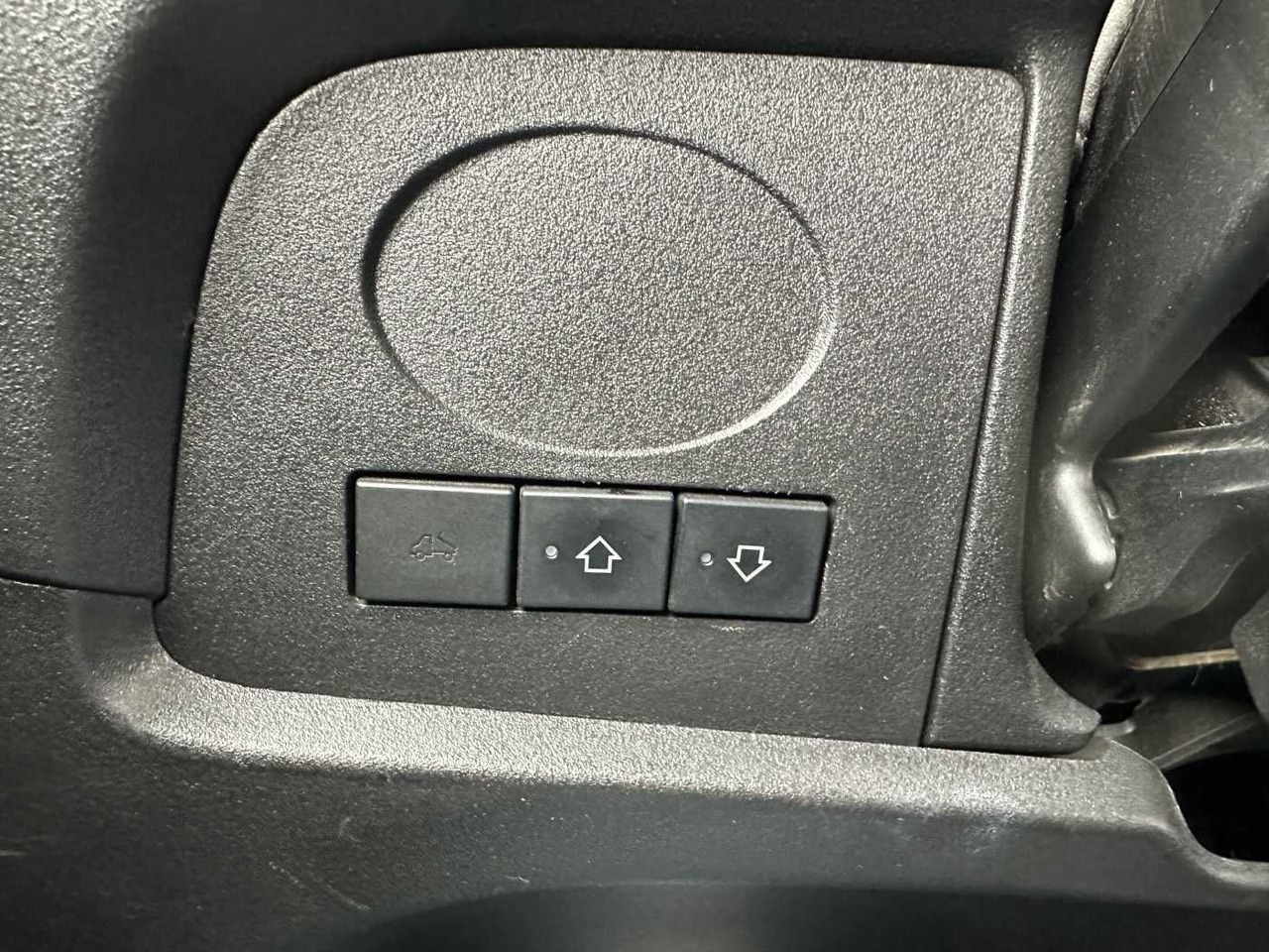 قلاب صغير Iveco 70C18H 3-S.Kipper *R.3750mm*7Sitze*AHK*: صورة 14 قلاب صغير Iveco 70C18H 3-S.Kipper *R.3750mm*7Sitze*AHK*: صورة 14