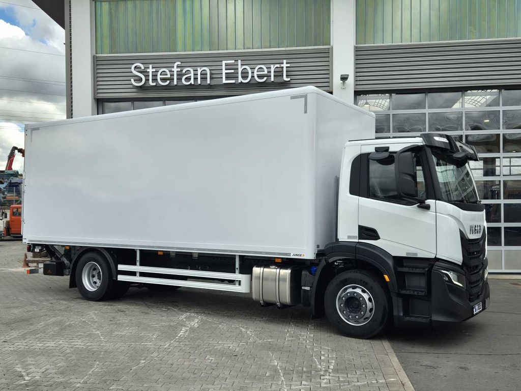 Iveco AD190S40/P 4x2 Ladebordwand 2.000kg Navi ACC Iveco AD190S40/P 4x2 Ladebordwand 2.000kg Navi ACC - شاحنة مقفلة: صورة 3 Iveco AD190S40/P 4x2 Ladebordwand 2.000kg Navi ACC Iveco AD190S40/P 4x2 Ladebordwand 2.000kg Navi ACC - شاحنة مقفلة: صورة 3