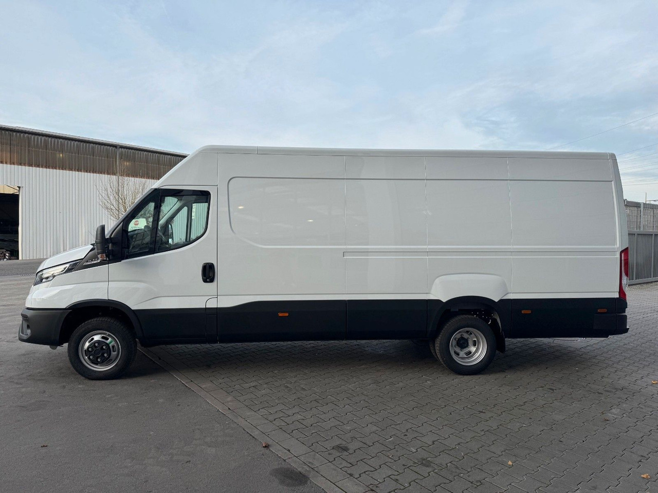Iveco Daily 35C21 HA8 *R4.100mm*AHK*LED*Automatik* - فان: صورة 5 Iveco Daily 35C21 HA8 *R4.100mm*AHK*LED*Automatik* - فان: صورة 5