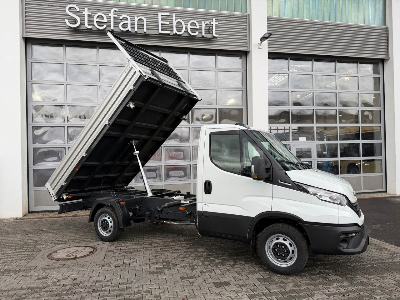 Iveco Daily 35S14 A8*R3.450mm*Automatik*Kamera*2Sitze* - قلاب صغير: صورة 2 Iveco Daily 35S14 A8*R3.450mm*Automatik*Kamera*2Sitze* - قلاب صغير: صورة 2