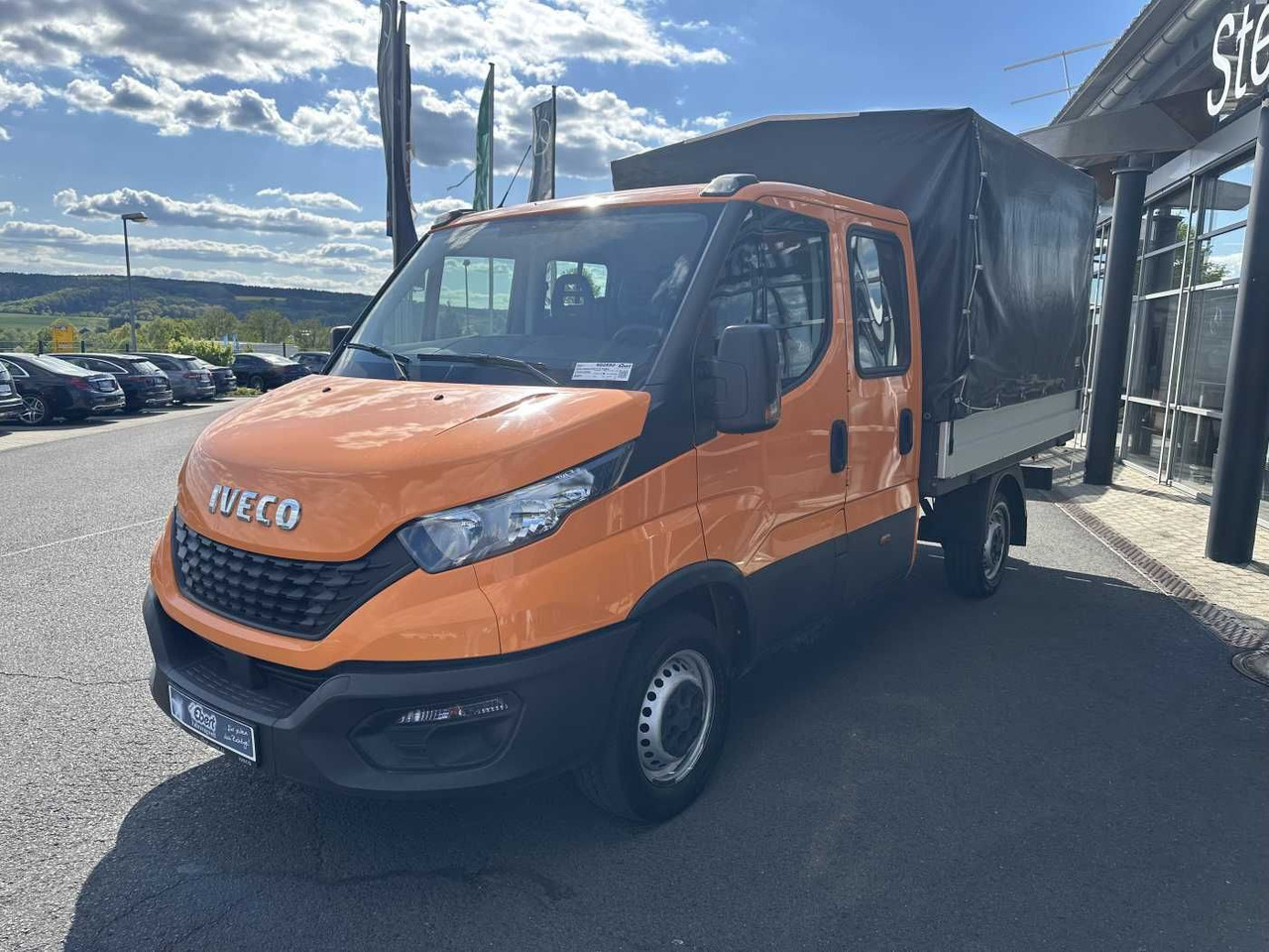 Iveco Daily 35S14 Pritsche+Plane *AHK*Ladekran*7-Sitze - شاحنة مفتوحة: صورة 3 Iveco Daily 35S14 Pritsche+Plane *AHK*Ladekran*7-Sitze - شاحنة مفتوحة: صورة 3