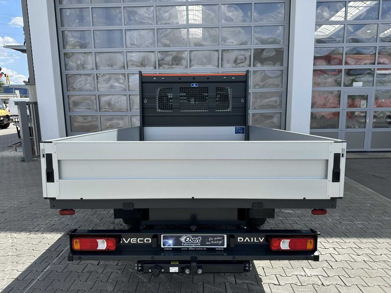 Iveco Daily 35S16 H 3.0L *R3.750mm*AHK*Automatik* 2x - شاحنة مفتوحة: صورة 5 Iveco Daily 35S16 H 3.0L *R3.750mm*AHK*Automatik* 2x - شاحنة مفتوحة: صورة 5