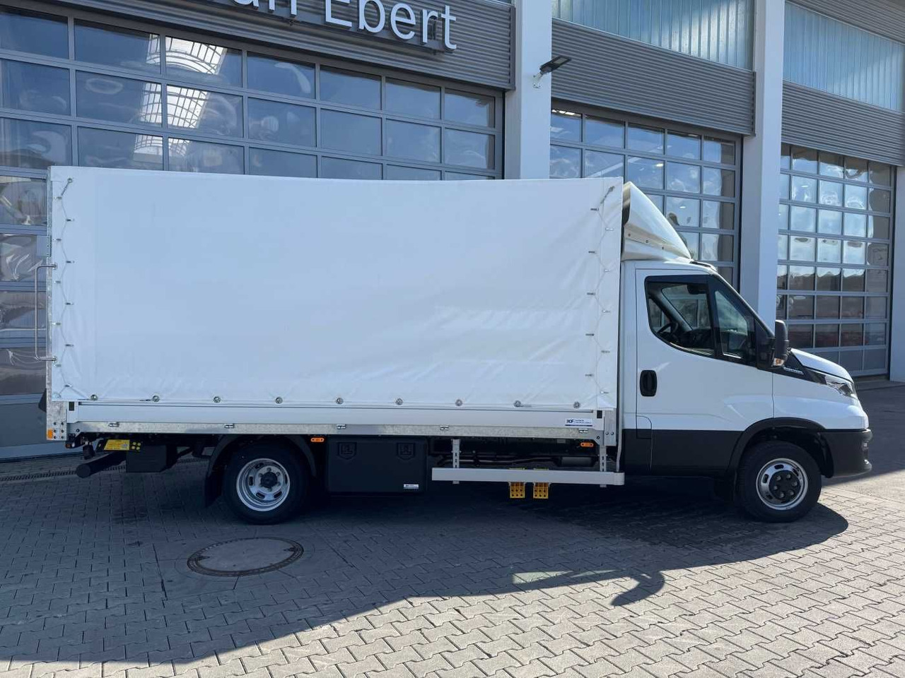 Iveco Daily 50C16 HA8 Pritsche+Plane *LBW* 3x - شاحنة ستارة جانبية: صورة 2 Iveco Daily 50C16 HA8 Pritsche+Plane *LBW* 3x - شاحنة ستارة جانبية: صورة 2