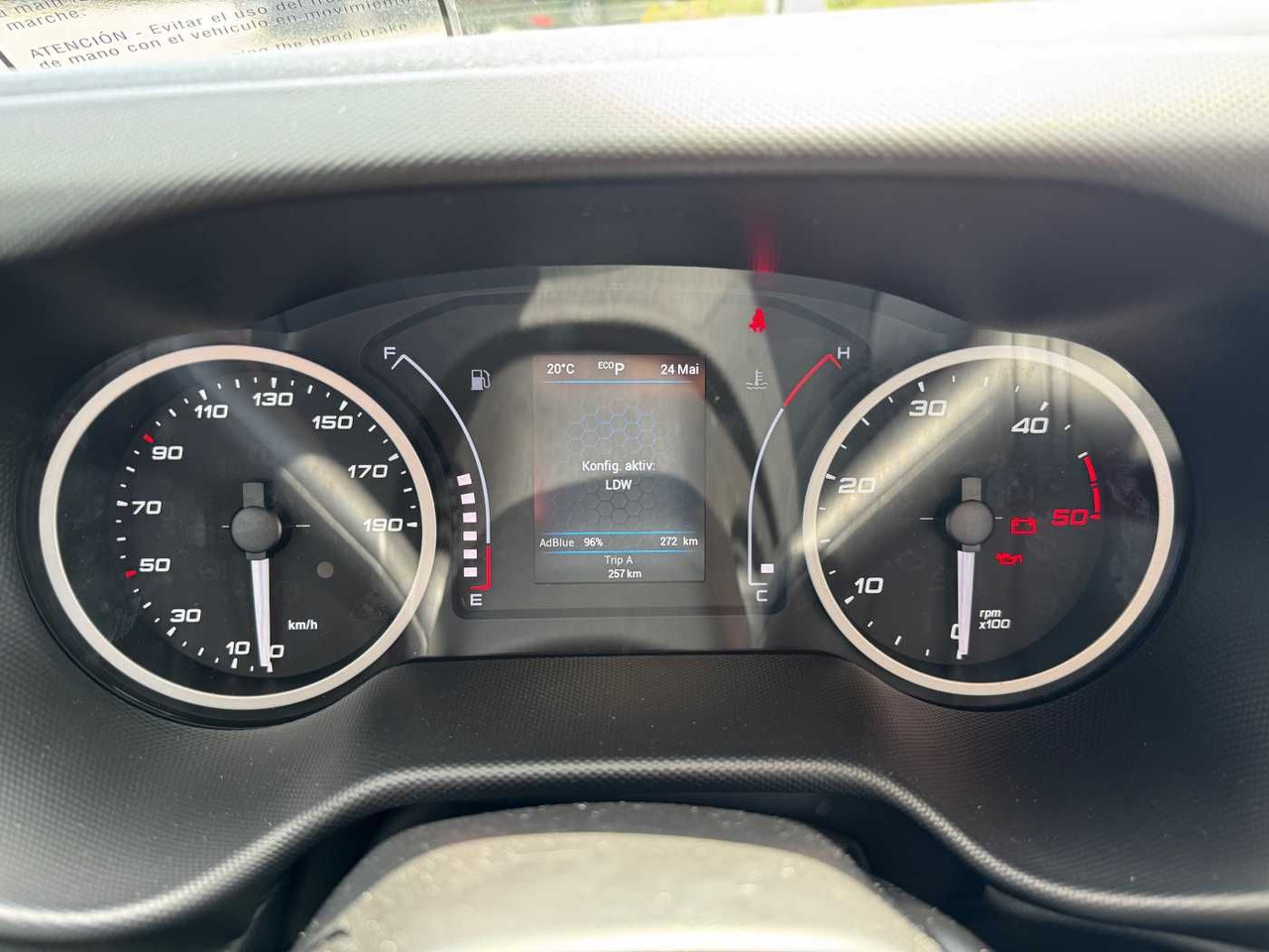 Iveco Daily 50C18 HA8 3.0L *R4.350mm*Klima*Automatik* Iveco Daily 50C18 HA8 3.0L *R4.350mm*Klima*Automatik*: صورة 12 Iveco Daily 50C18 HA8 3.0L *R4.350mm*Klima*Automatik* Iveco Daily 50C18 HA8 3.0L *R4.350mm*Klima*Automatik*: صورة 12