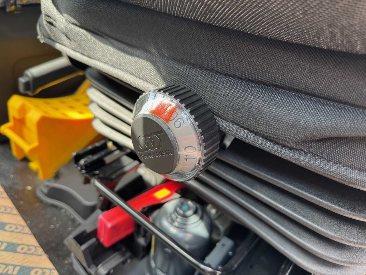 Iveco Daily 50C18 HA8 3.0L *R4.350mm*Klima*Automatik* Iveco Daily 50C18 HA8 3.0L *R4.350mm*Klima*Automatik*: صورة 10 Iveco Daily 50C18 HA8 3.0L *R4.350mm*Klima*Automatik* Iveco Daily 50C18 HA8 3.0L *R4.350mm*Klima*Automatik*: صورة 10