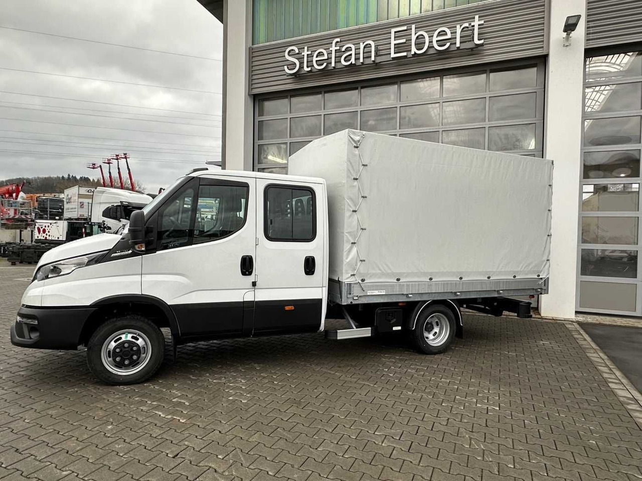 Iveco Daily 50C18H A8 DoKa *AHK*Automatik*7-Sitze* - شاحنة مفتوحة, الشاحنات الصغيرة كابينة مزدوجة: صورة 4 Iveco Daily 50C18H A8 DoKa *AHK*Automatik*7-Sitze* - شاحنة مفتوحة, الشاحنات الصغيرة كابينة مزدوجة: صورة 4