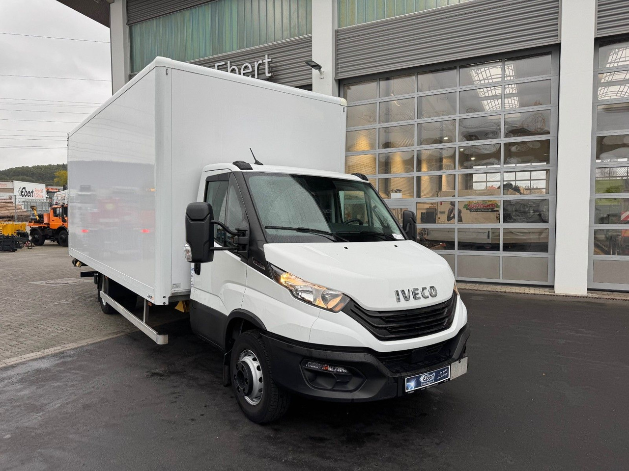 Iveco Daily 70C18 A8 *Koffer*LBW*Automatik* - شاحنة مغلقة الصندوق: صورة 2 Iveco Daily 70C18 A8 *Koffer*LBW*Automatik* - شاحنة مغلقة الصندوق: صورة 2