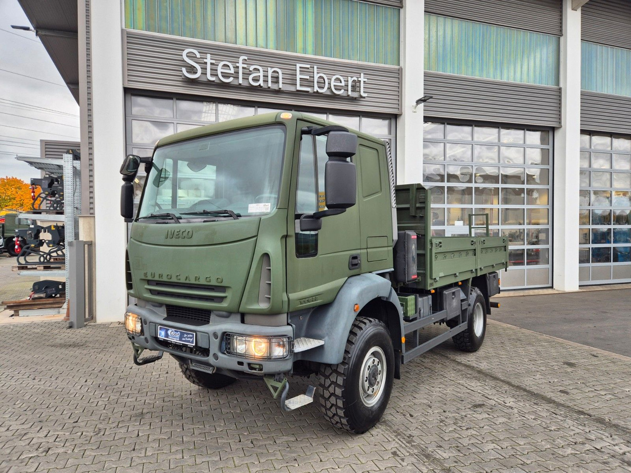 Iveco Eurocargo ML100E22WM-BW 4x4 Pritsche L-Haus Bett - شاحنات مسطحة: صورة 3 Iveco Eurocargo ML100E22WM-BW 4x4 Pritsche L-Haus Bett - شاحنات مسطحة: صورة 3