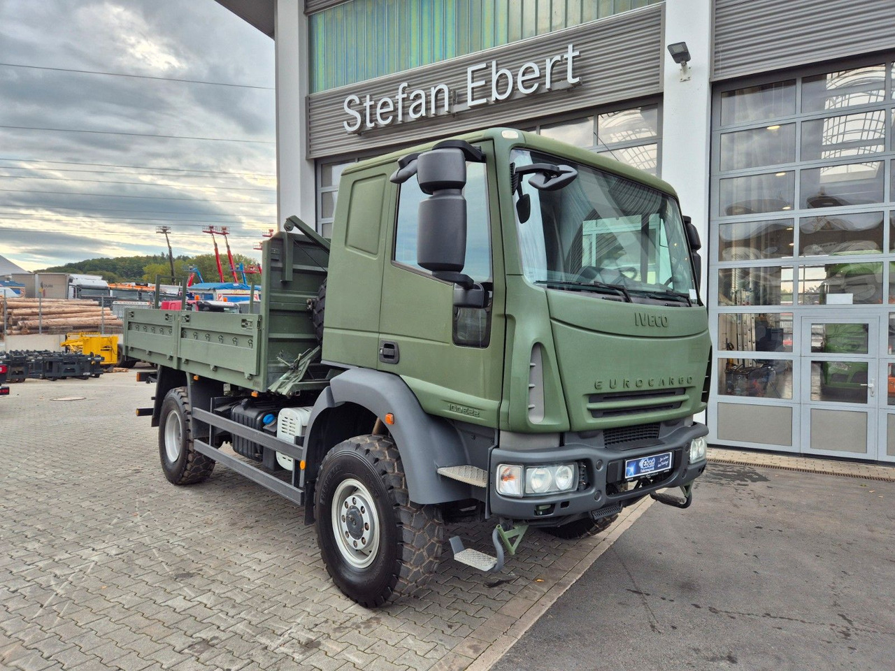 Iveco Eurocargo ML100E22WM-BW 4x4 Pritsche L-Haus Bett - شاحنات مسطحة: صورة 2 Iveco Eurocargo ML100E22WM-BW 4x4 Pritsche L-Haus Bett - شاحنات مسطحة: صورة 2