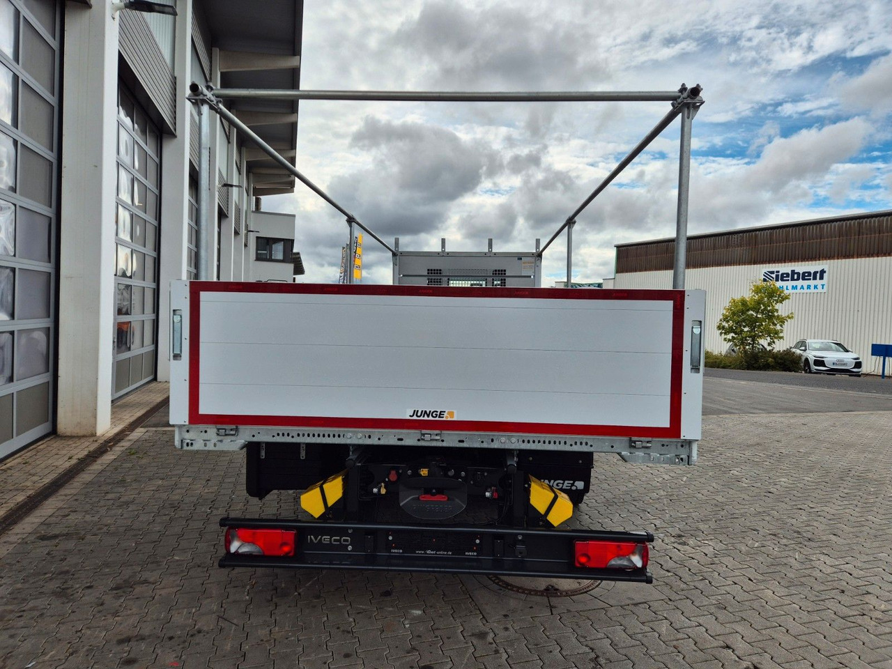 شاحنات مسطحة Iveco Eurocargo ML140E28/P Gerüstbau 3 Sitze AHK Klima: صورة 8