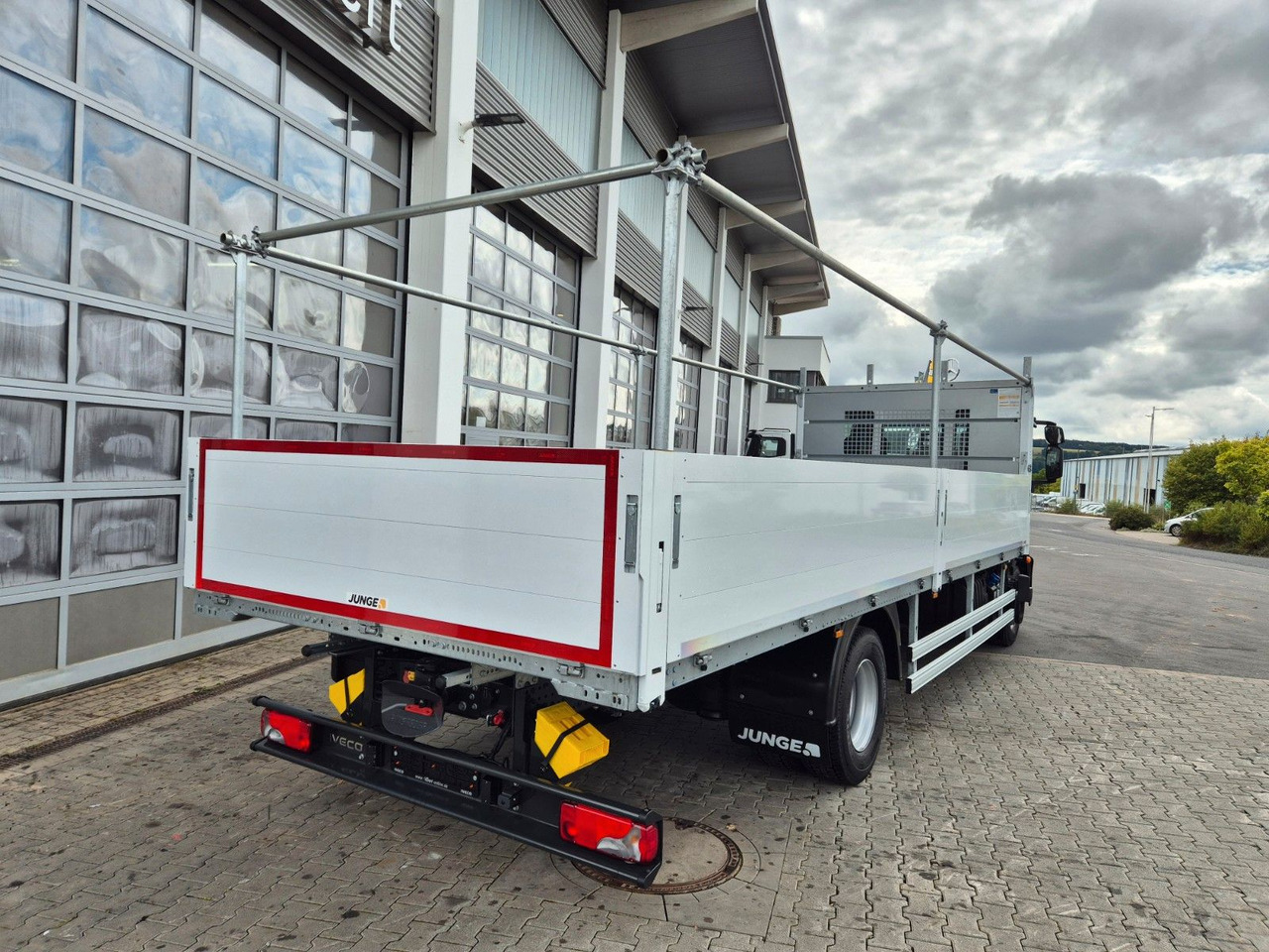 شاحنات مسطحة Iveco Eurocargo ML140E28/P Gerüstbau 3 Sitze AHK Klima: صورة 10