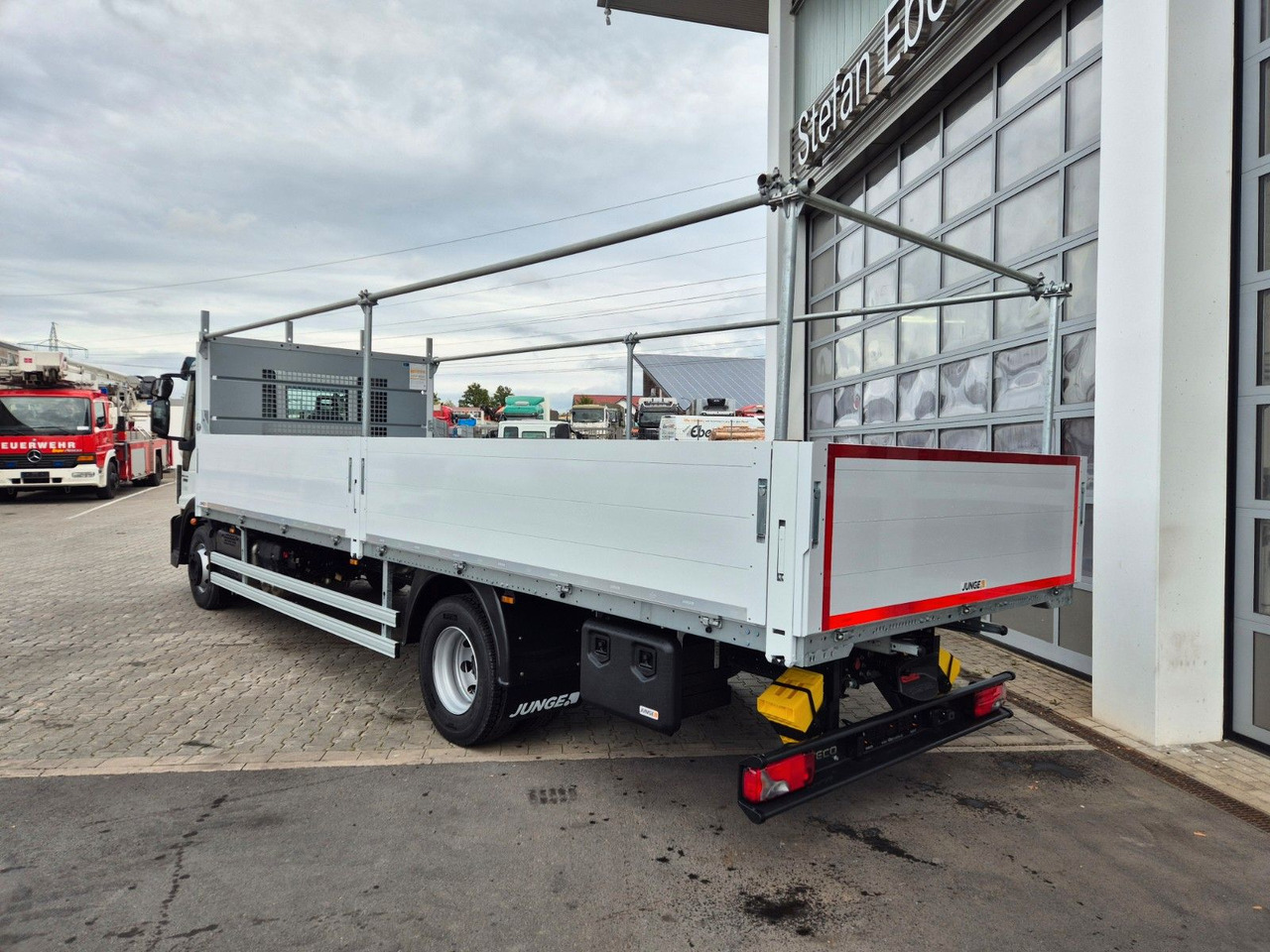 شاحنات مسطحة Iveco Eurocargo ML140E28/P Gerüstbau 3 Sitze AHK Klima: صورة 7