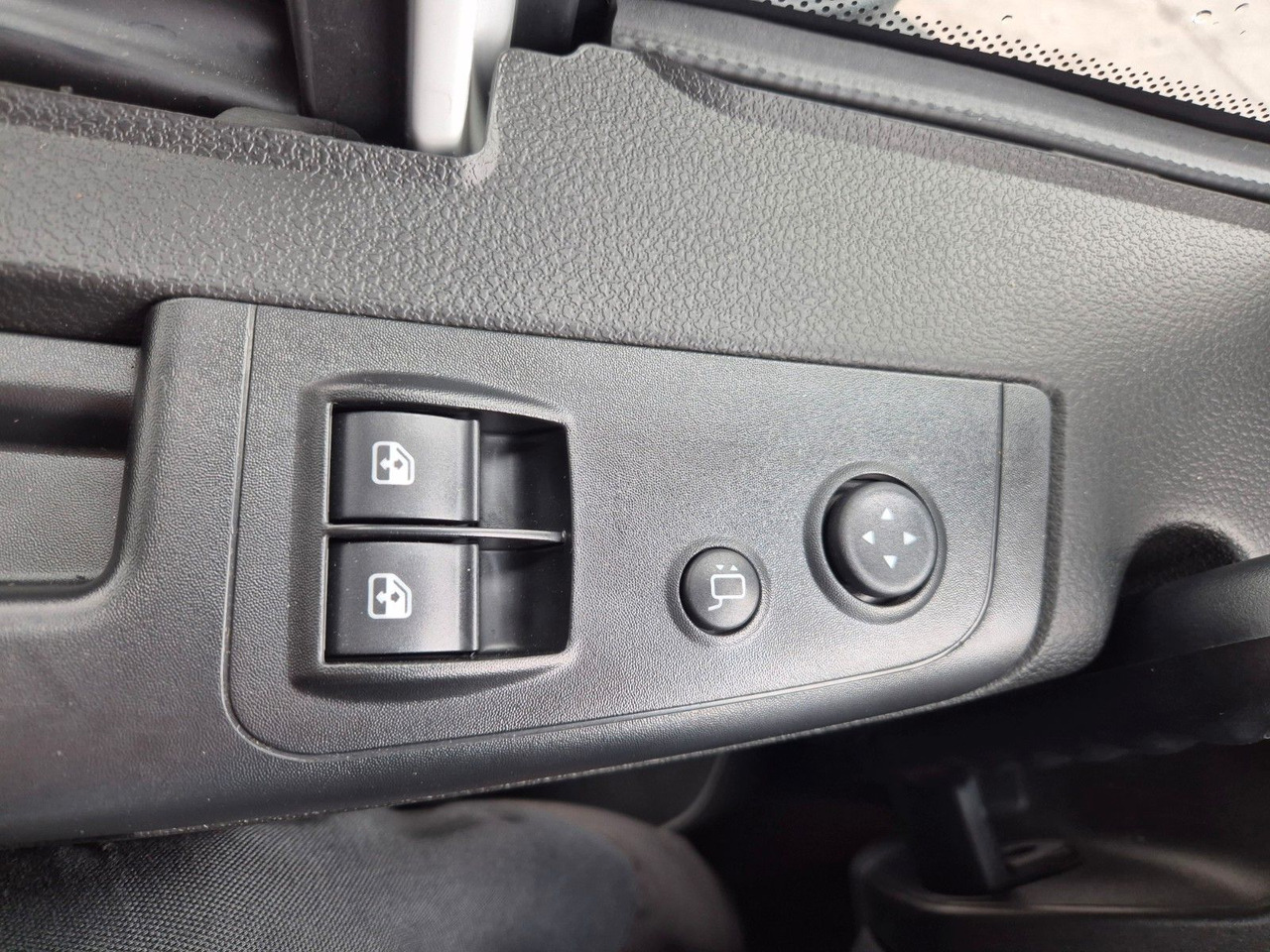 شاحنات مسطحة Iveco Eurocargo ML140E28/P Gerüstbau 3 Sitze AHK Klima: صورة 27
