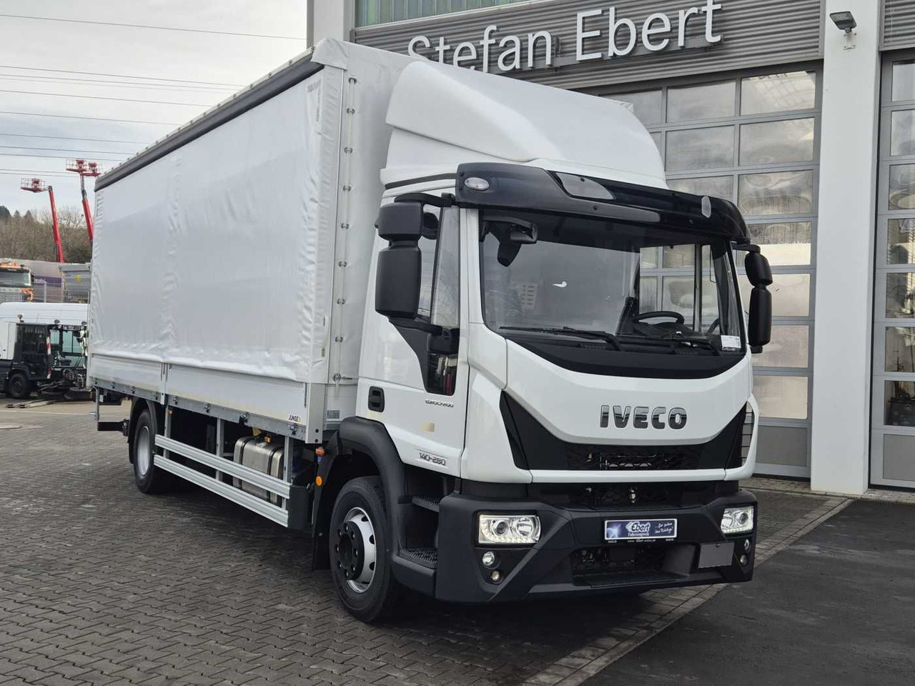 Iveco Eurocargo ML140E28/P LBW Bär Schiebeplane AHK - شاحنة ستارة: صورة 2 Iveco Eurocargo ML140E28/P LBW Bär Schiebeplane AHK - شاحنة ستارة: صورة 2