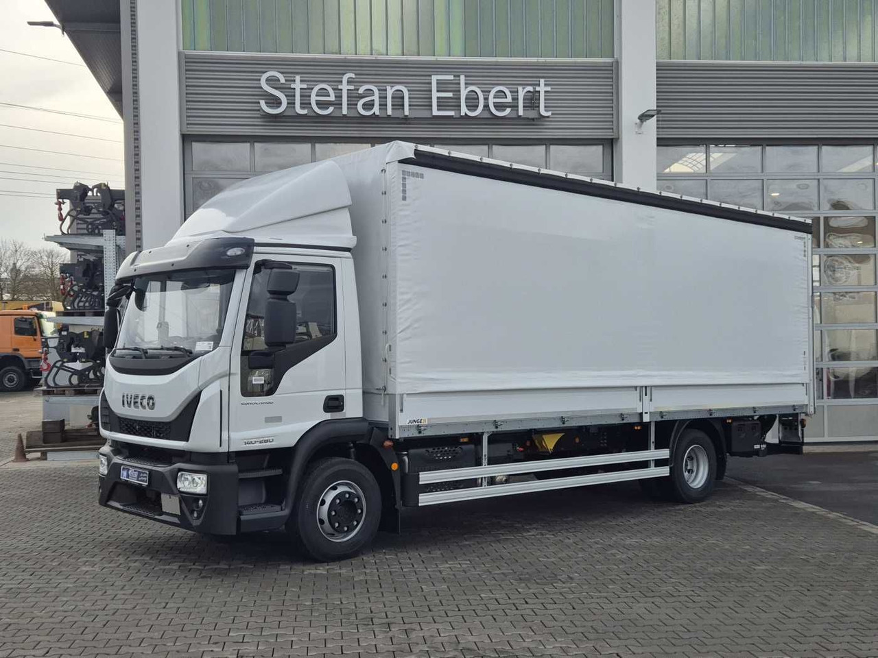Iveco Eurocargo ML140E28/P LBW Bär Schiebeplane AHK - شاحنة ستارة: صورة 3 Iveco Eurocargo ML140E28/P LBW Bär Schiebeplane AHK - شاحنة ستارة: صورة 3