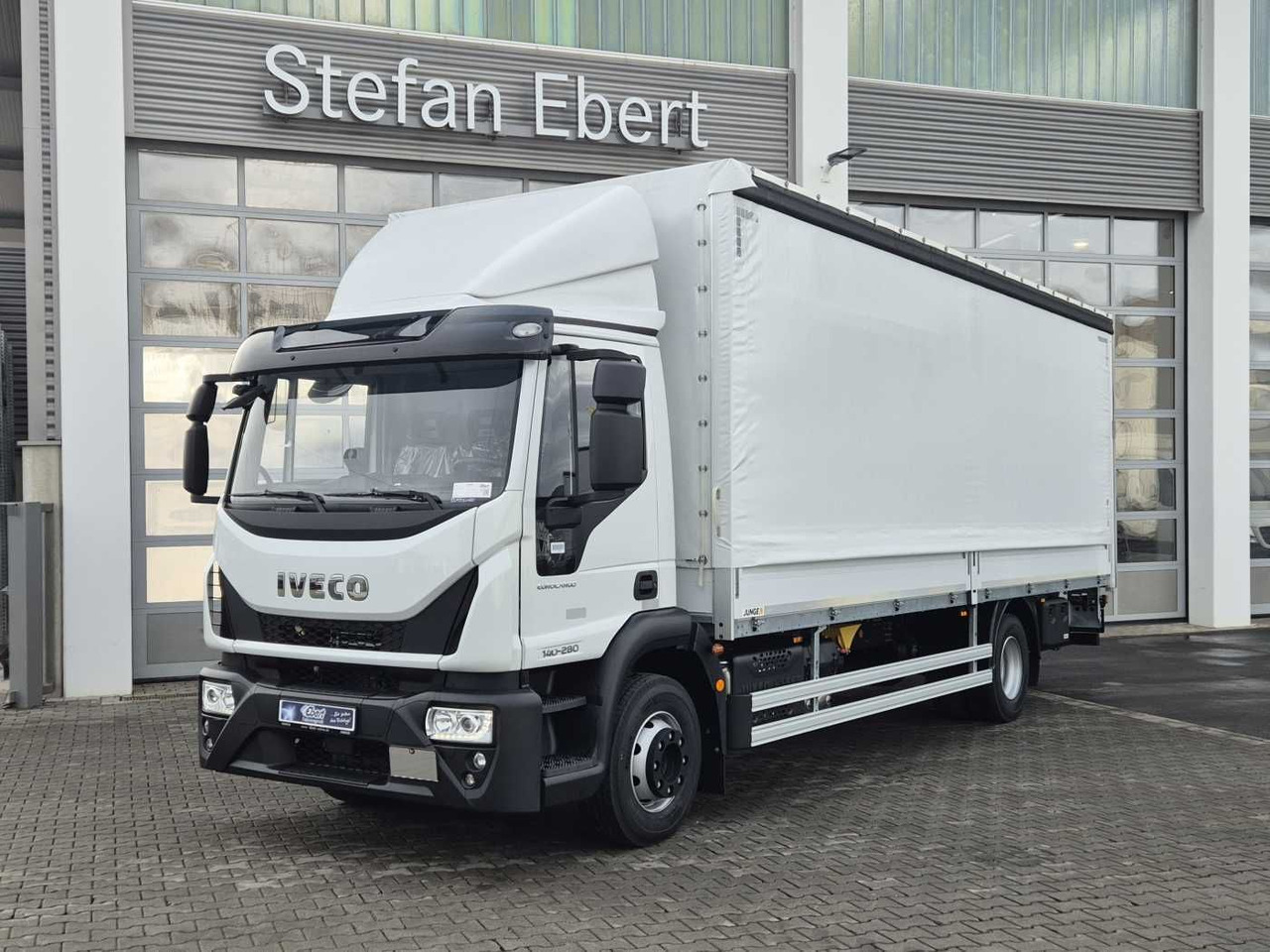 Iveco Eurocargo ML140E28/P LBW Bär Schiebeplane AHK - شاحنة ستارة: صورة 1 Iveco Eurocargo ML140E28/P LBW Bär Schiebeplane AHK - شاحنة ستارة: صورة 1