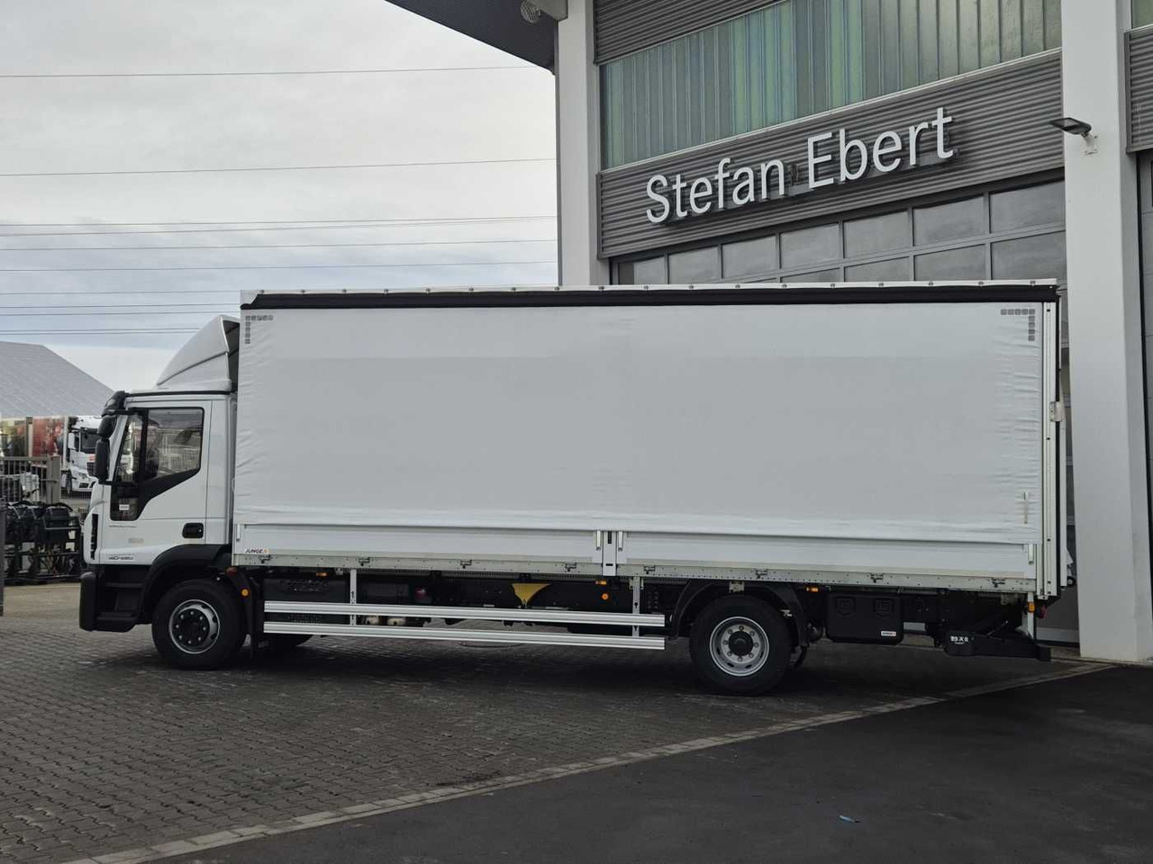Iveco Eurocargo ML140E28/P LBW Bär Schiebeplane AHK - شاحنة ستارة: صورة 5 Iveco Eurocargo ML140E28/P LBW Bär Schiebeplane AHK - شاحنة ستارة: صورة 5