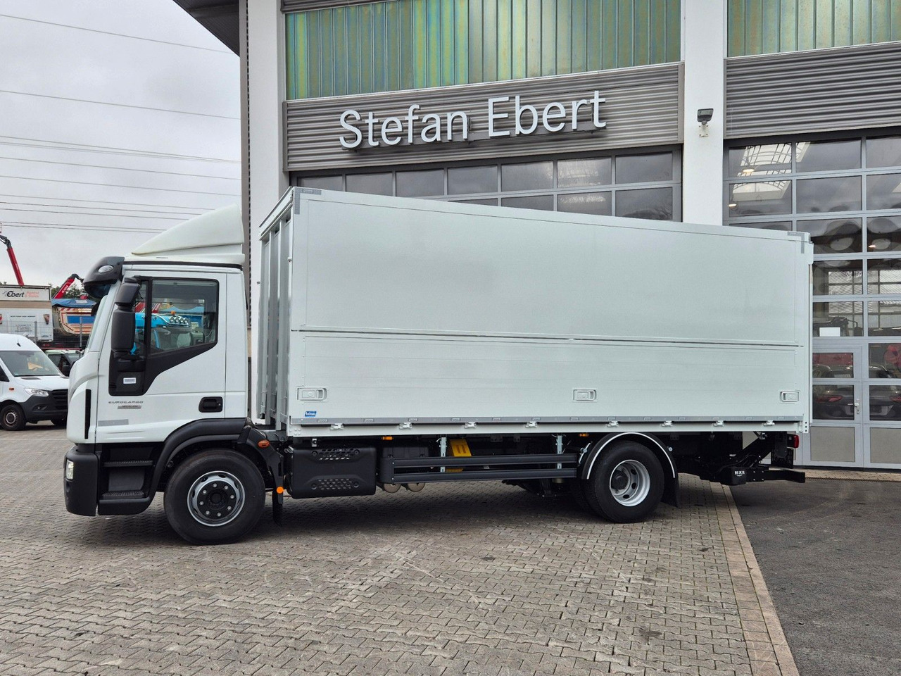 Iveco Eurocargo ML160E28/FP Böse Schwenkwand LBW 2xAHK - شاحنة المشروبات: صورة 5 Iveco Eurocargo ML160E28/FP Böse Schwenkwand LBW 2xAHK - شاحنة المشروبات: صورة 5