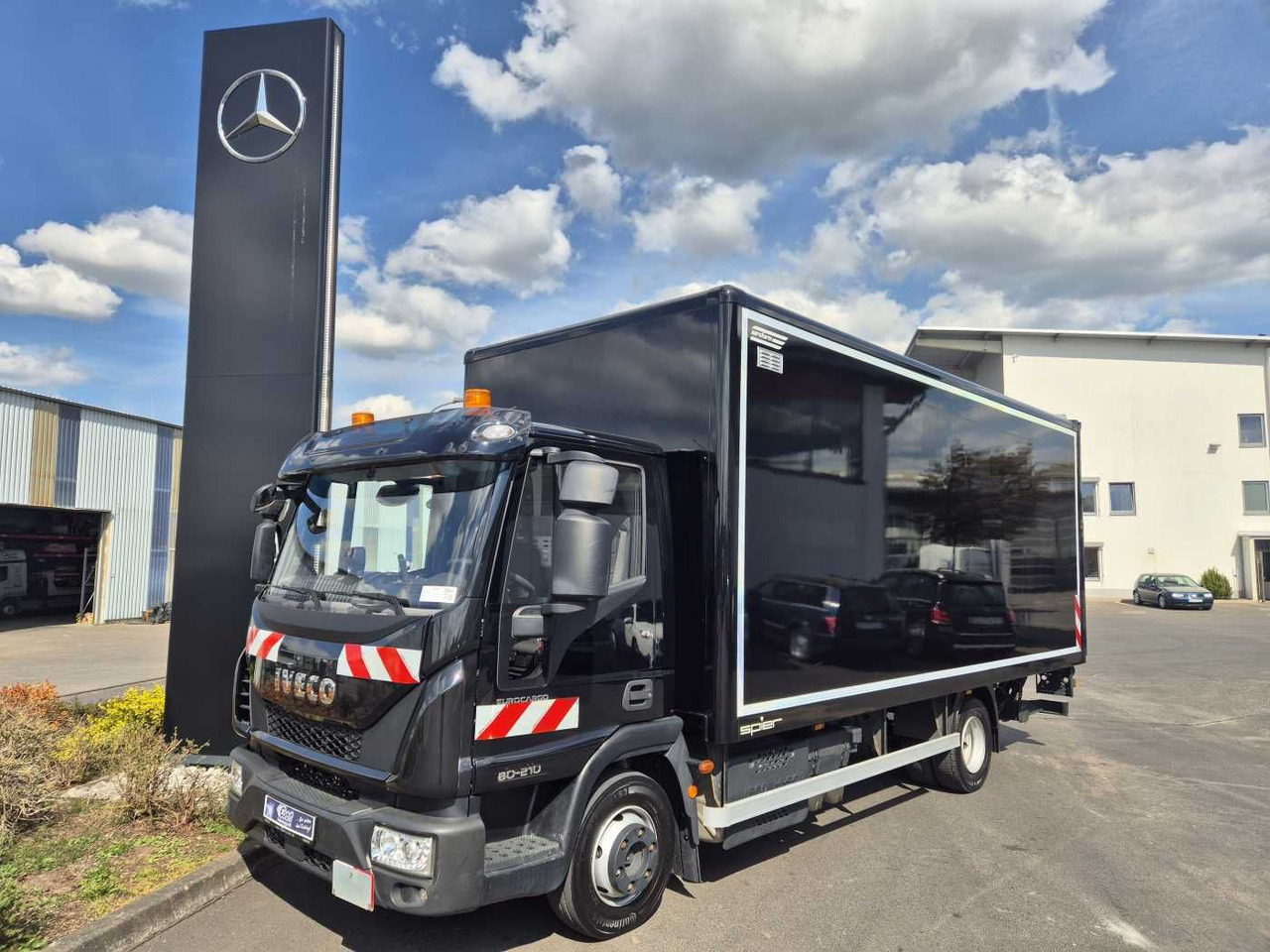 Iveco Eurocargo ML80E21/P LBW Bär 1.500kg 2x AHK - شاحنة مغلقة الصندوق: صورة 1 Iveco Eurocargo ML80E21/P LBW Bär 1.500kg 2x AHK - شاحنة مغلقة الصندوق: صورة 1