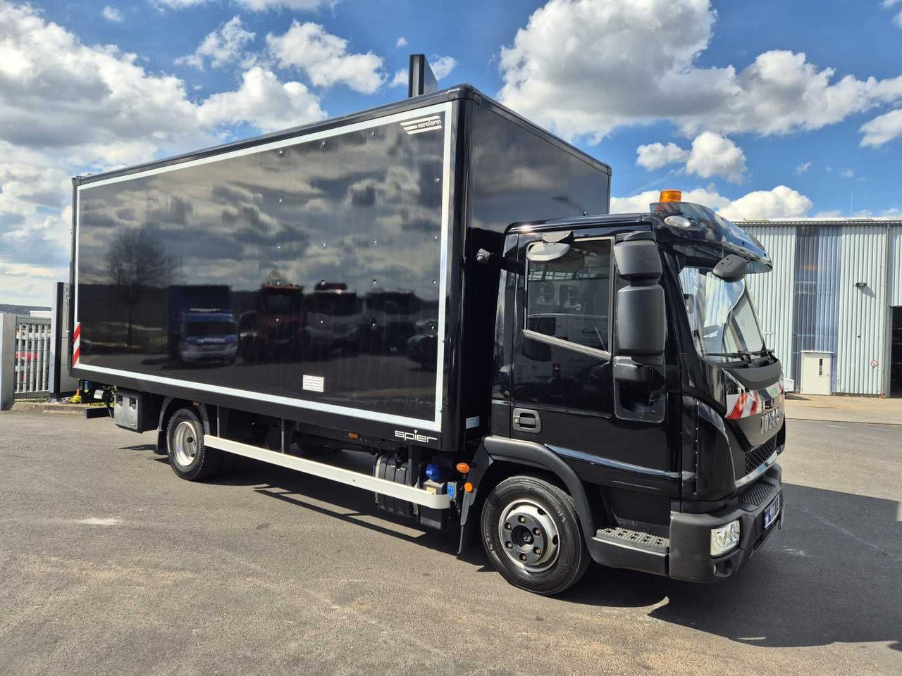 Iveco Eurocargo ML80E21/P LBW Bär 1.500kg 2x AHK - شاحنة مغلقة الصندوق: صورة 2 Iveco Eurocargo ML80E21/P LBW Bär 1.500kg 2x AHK - شاحنة مغلقة الصندوق: صورة 2