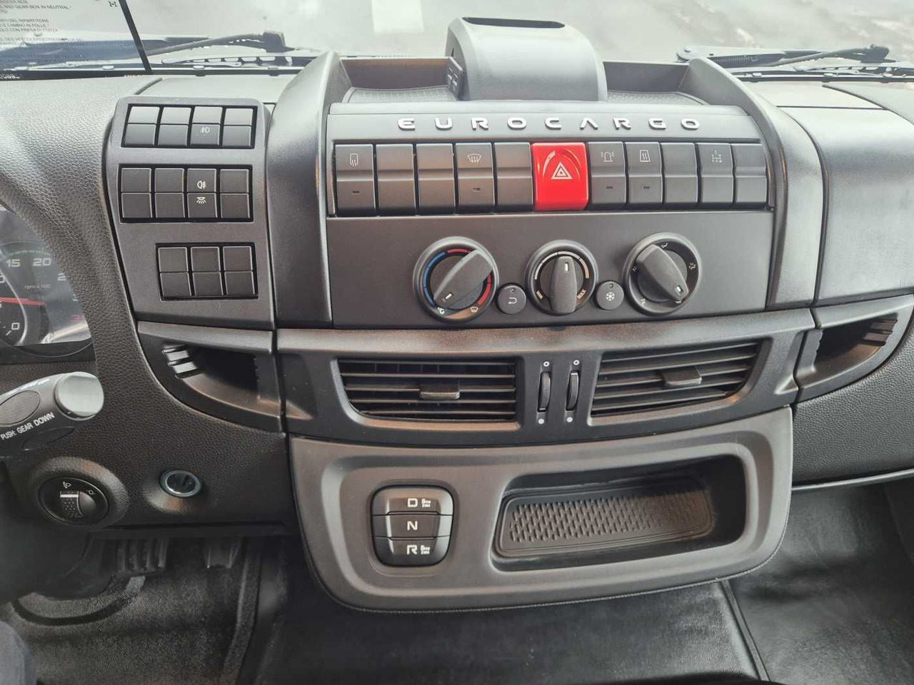 Iveco ML150E28W 4x4 Meiller Dreiseitenkipper 2xAHK Iveco ML150E28W 4x4 Meiller Dreiseitenkipper 2xAHK: صورة 11 Iveco ML150E28W 4x4 Meiller Dreiseitenkipper 2xAHK Iveco ML150E28W 4x4 Meiller Dreiseitenkipper 2xAHK: صورة 11