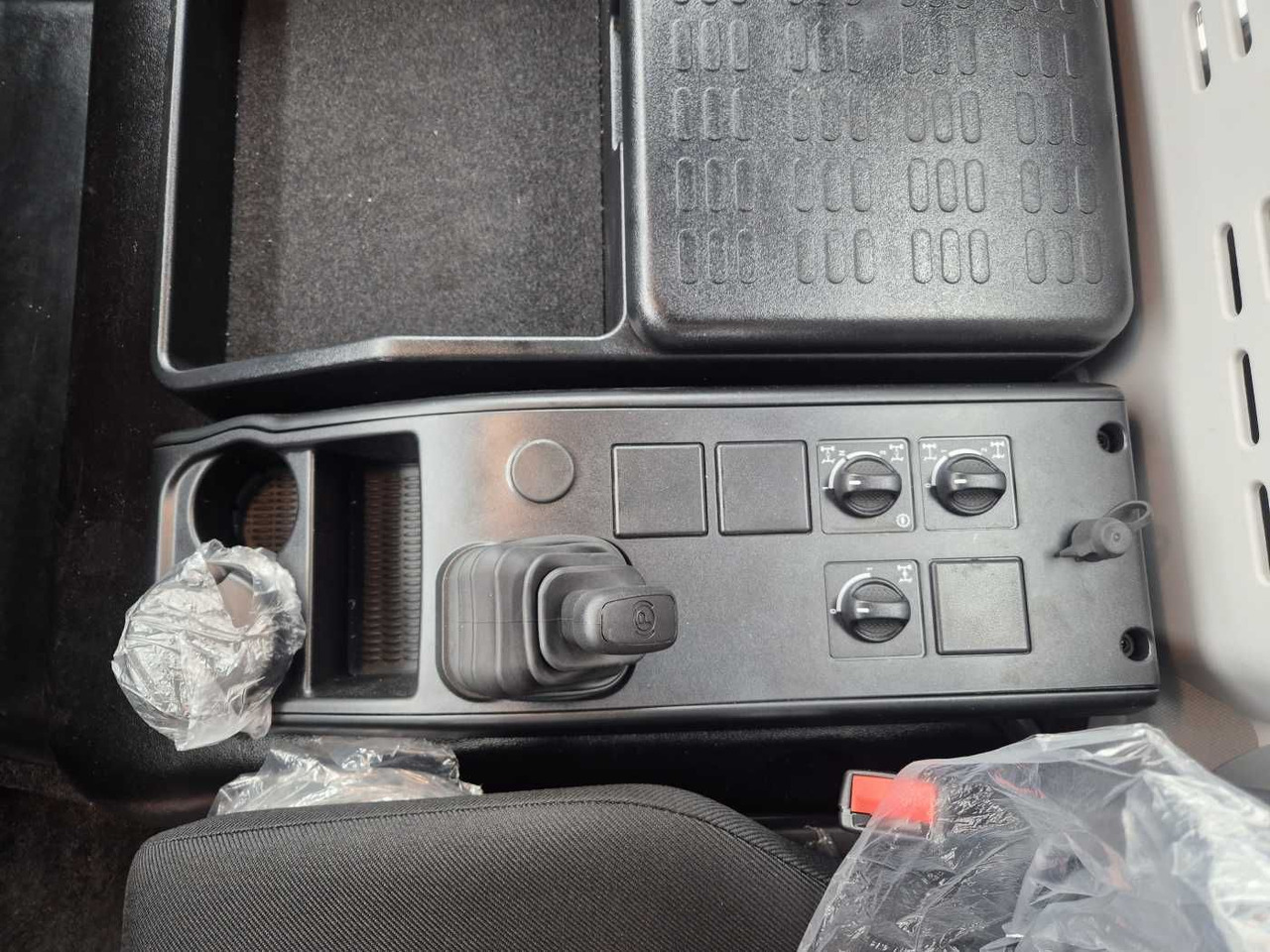 Iveco ML150E28W 4x4 Meiller Dreiseitenkipper 2xAHK Iveco ML150E28W 4x4 Meiller Dreiseitenkipper 2xAHK: صورة 14 Iveco ML150E28W 4x4 Meiller Dreiseitenkipper 2xAHK Iveco ML150E28W 4x4 Meiller Dreiseitenkipper 2xAHK: صورة 14