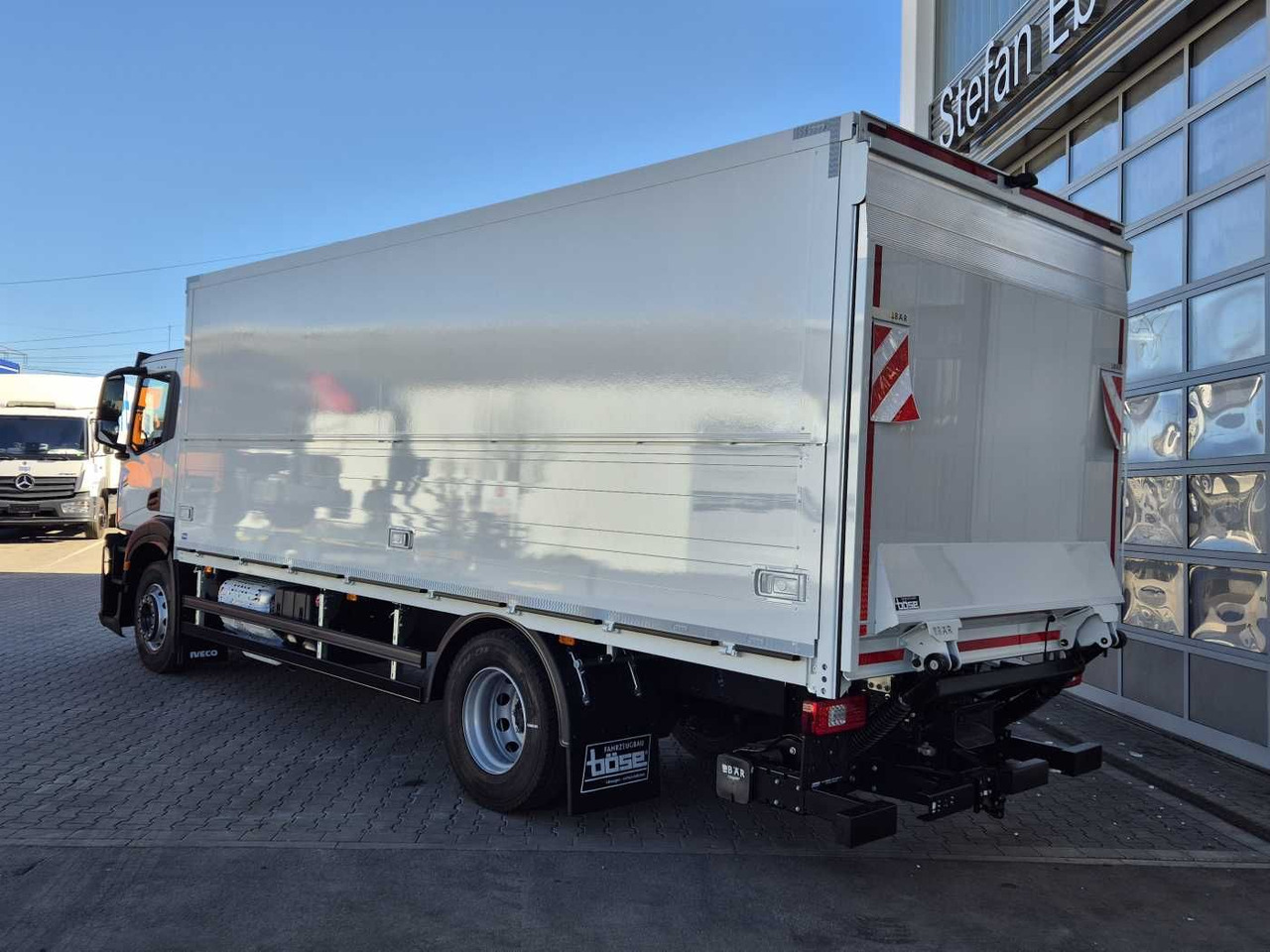 Iveco S-Way AD190S40/FP Böse Schwenkwand LBW 2x AHK - شاحنة المشروبات: صورة 5 Iveco S-Way AD190S40/FP Böse Schwenkwand LBW 2x AHK - شاحنة المشروبات: صورة 5