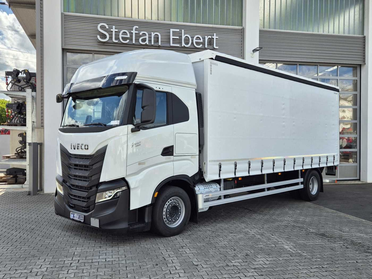 Iveco S-Way AS190S42/P Schiebeplanen LBW 2.000kg AHK - شاحنة ستارة: صورة 1 Iveco S-Way AS190S42/P Schiebeplanen LBW 2.000kg AHK - شاحنة ستارة: صورة 1