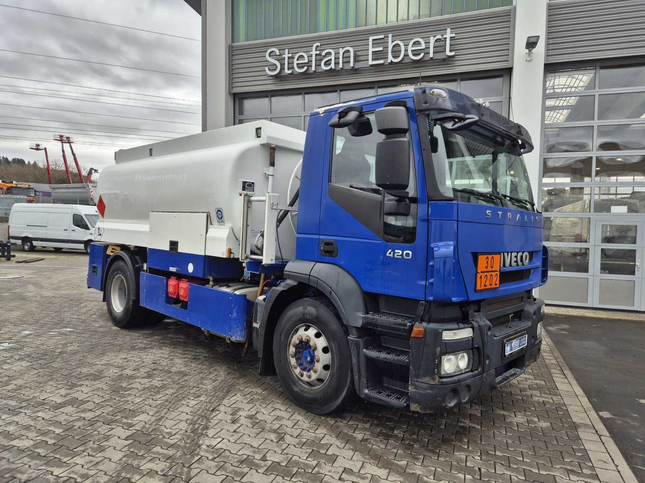 Iveco Stralis AD190S42/P 14.000L Lindner&Fischer - شاحنة صهريج: صورة 2 Iveco Stralis AD190S42/P 14.000L Lindner&Fischer - شاحنة صهريج: صورة 2