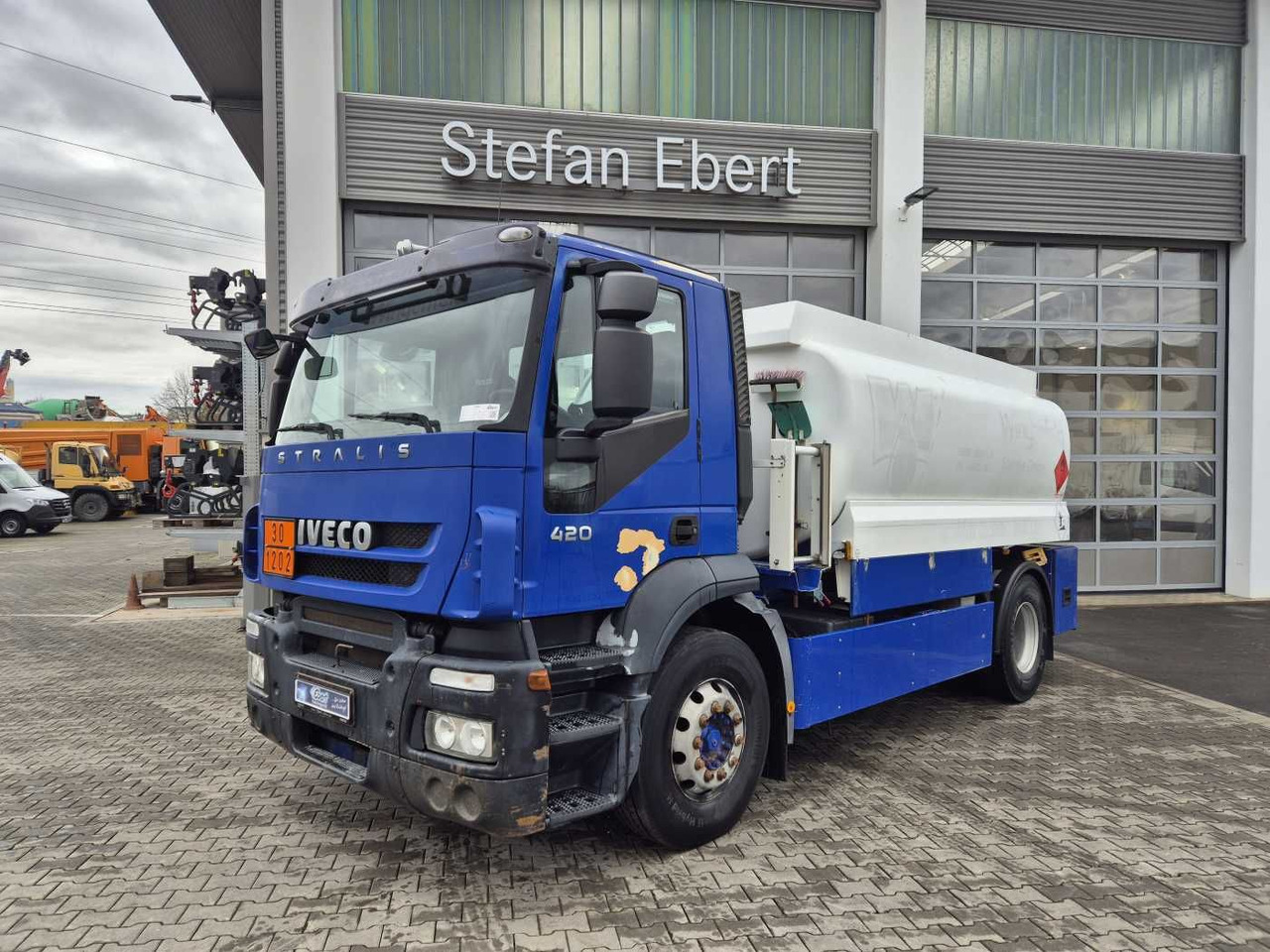 Iveco Stralis AD190S42/P 14.000L Lindner&Fischer - شاحنة صهريج: صورة 1 Iveco Stralis AD190S42/P 14.000L Lindner&Fischer - شاحنة صهريج: صورة 1