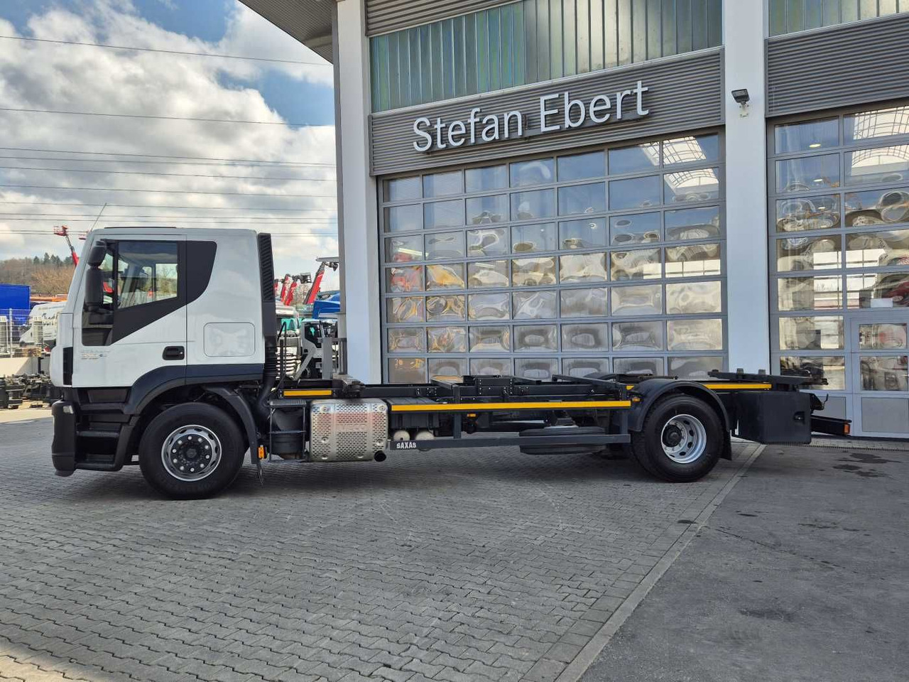 Iveco Stralis AT190S31/P BDF Klima Standh. AHK Bett - شاحنات الحاويات / جسم علوي قابل للتغيير شاحنة: صورة 5 Iveco Stralis AT190S31/P BDF Klima Standh. AHK Bett - شاحنات الحاويات / جسم علوي قابل للتغيير شاحنة: صورة 5