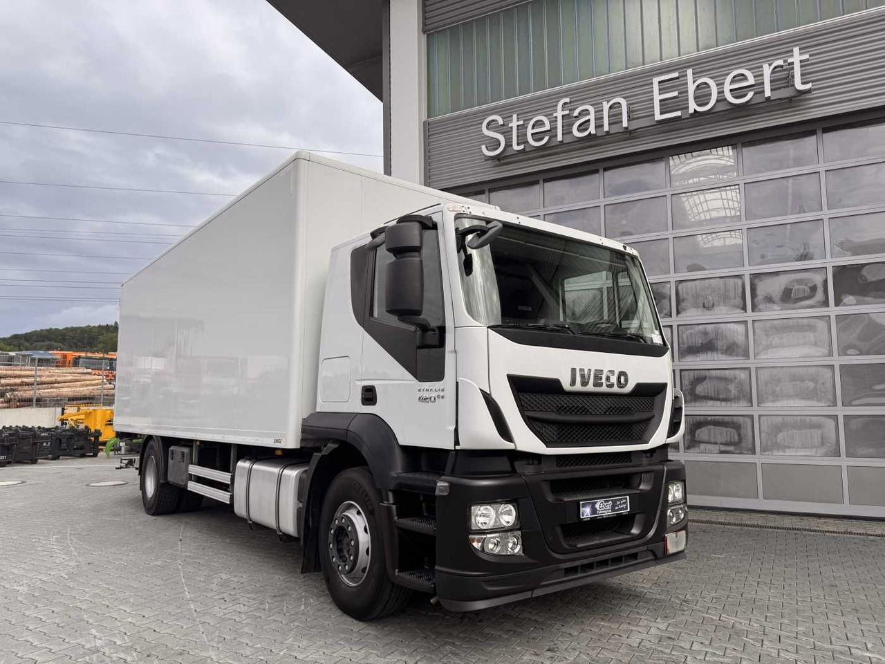 Iveco Stralis AT190S42/FP-D 4x2 Koffer+LBW faltbar AHK - شاحنة مقفلة: صورة 3 Iveco Stralis AT190S42/FP-D 4x2 Koffer+LBW faltbar AHK - شاحنة مقفلة: صورة 3