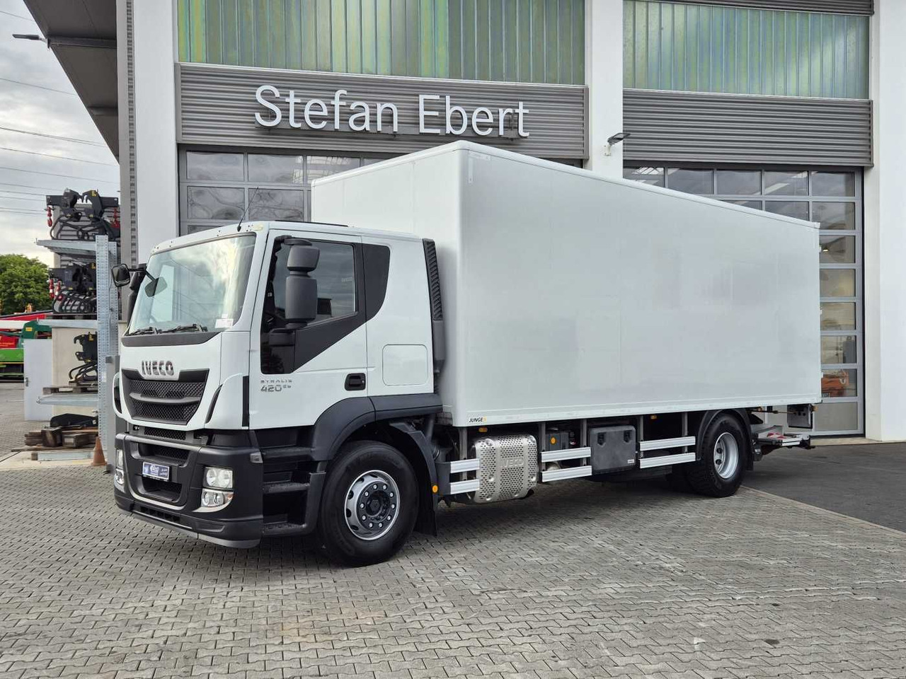 Iveco Stralis AT190S42 FP D HI-ROAD LBW faltbar EU6 - شاحنة مقفلة: صورة 2 Iveco Stralis AT190S42 FP D HI-ROAD LBW faltbar EU6 - شاحنة مقفلة: صورة 2