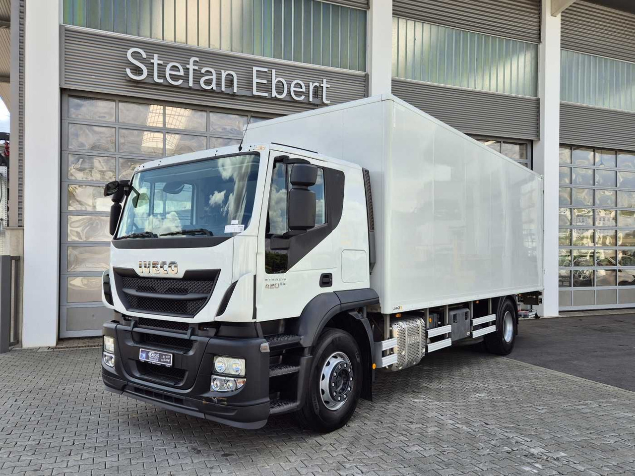 Iveco Stralis AT190S42/FP-D LBW Bär 1.500kg faltbar - شاحنة مقفلة: صورة 2 Iveco Stralis AT190S42/FP-D LBW Bär 1.500kg faltbar - شاحنة مقفلة: صورة 2