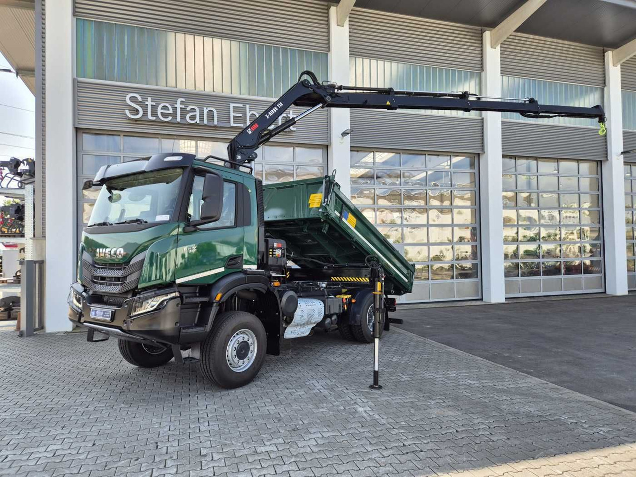 Iveco T-Way AD190T36W/P 4x4 HIAB X-HIDUO 118E-3 Funk - شاحنة قلاب, شاحنة كرين: صورة 1 Iveco T-Way AD190T36W/P 4x4 HIAB X-HIDUO 118E-3 Funk - شاحنة قلاب, شاحنة كرين: صورة 1