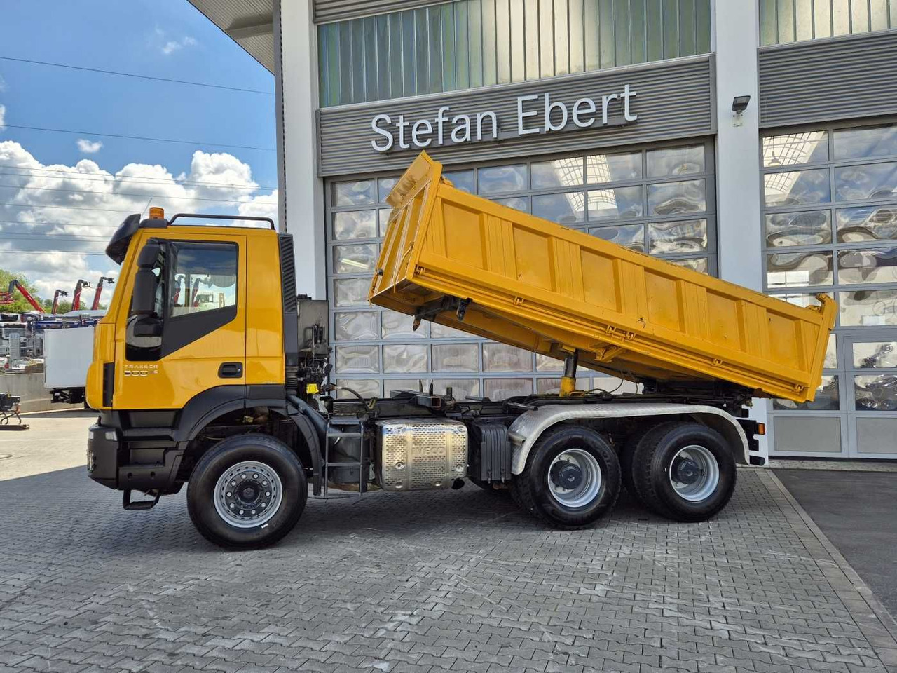 Iveco Trakker AD380T50 6x4 Kipper/SZM Wechselsystem - شاحنة قلاب: صورة 4 Iveco Trakker AD380T50 6x4 Kipper/SZM Wechselsystem - شاحنة قلاب: صورة 4