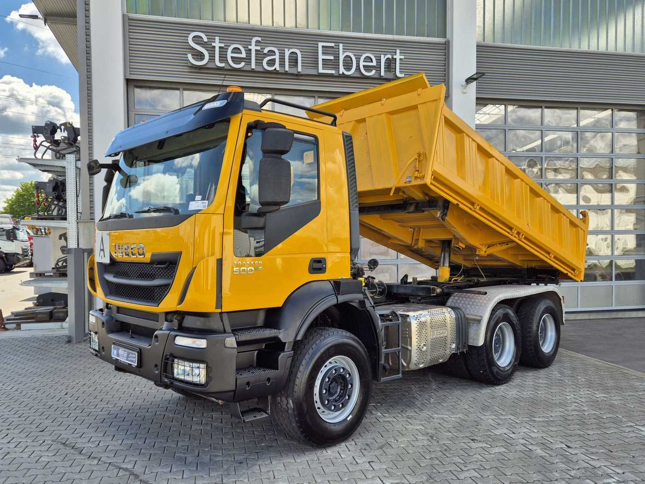 Iveco Trakker AD380T50 6x4 Kipper/SZM Wechselsystem - شاحنة قلاب: صورة 1 Iveco Trakker AD380T50 6x4 Kipper/SZM Wechselsystem - شاحنة قلاب: صورة 1