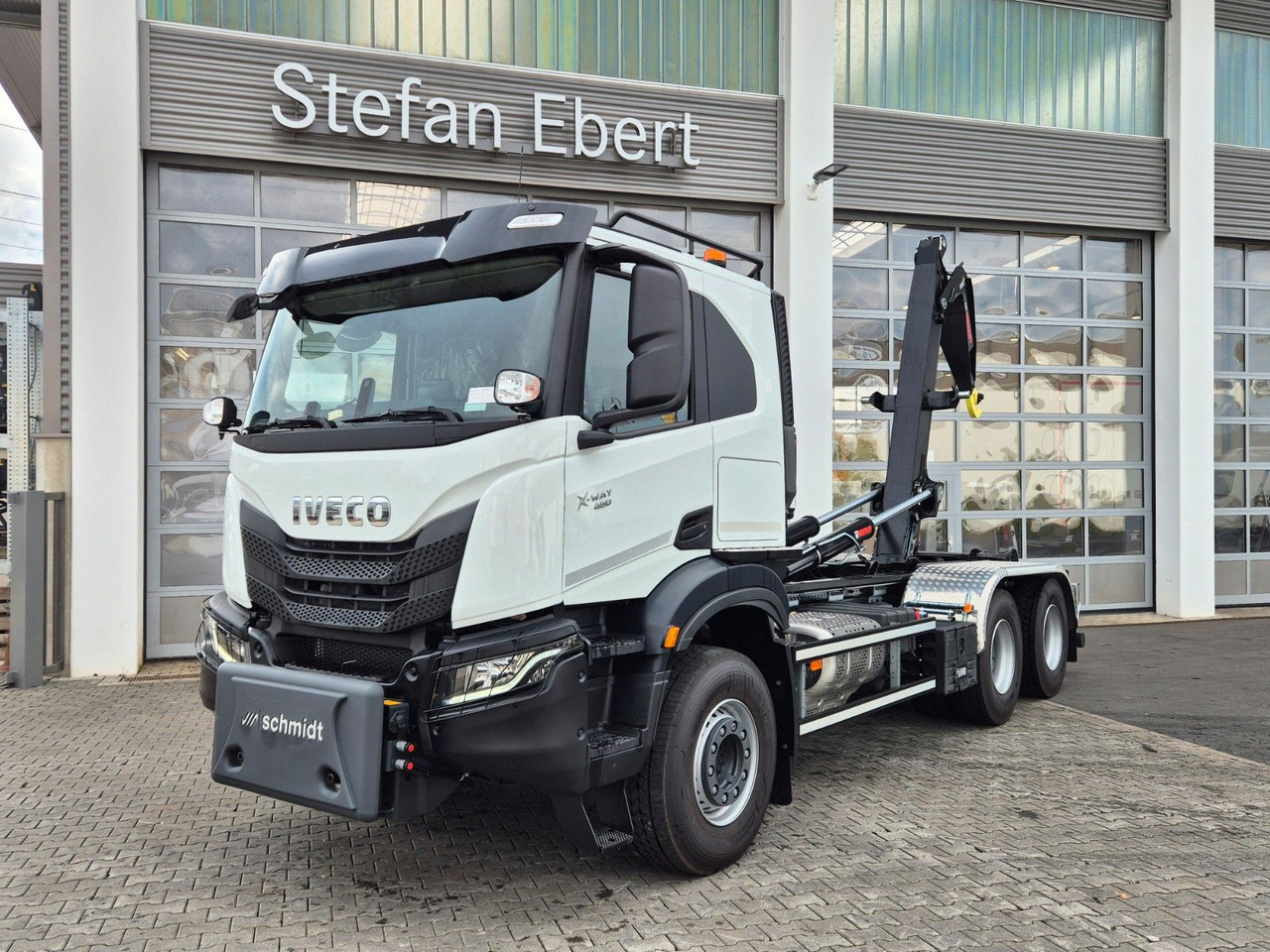 Iveco X-Way AT300X48Z/P HR OFF 6x4 Hiab Winterdienst - شاحنة ذات خطاف: صورة 1 Iveco X-Way AT300X48Z/P HR OFF 6x4 Hiab Winterdienst - شاحنة ذات خطاف: صورة 1