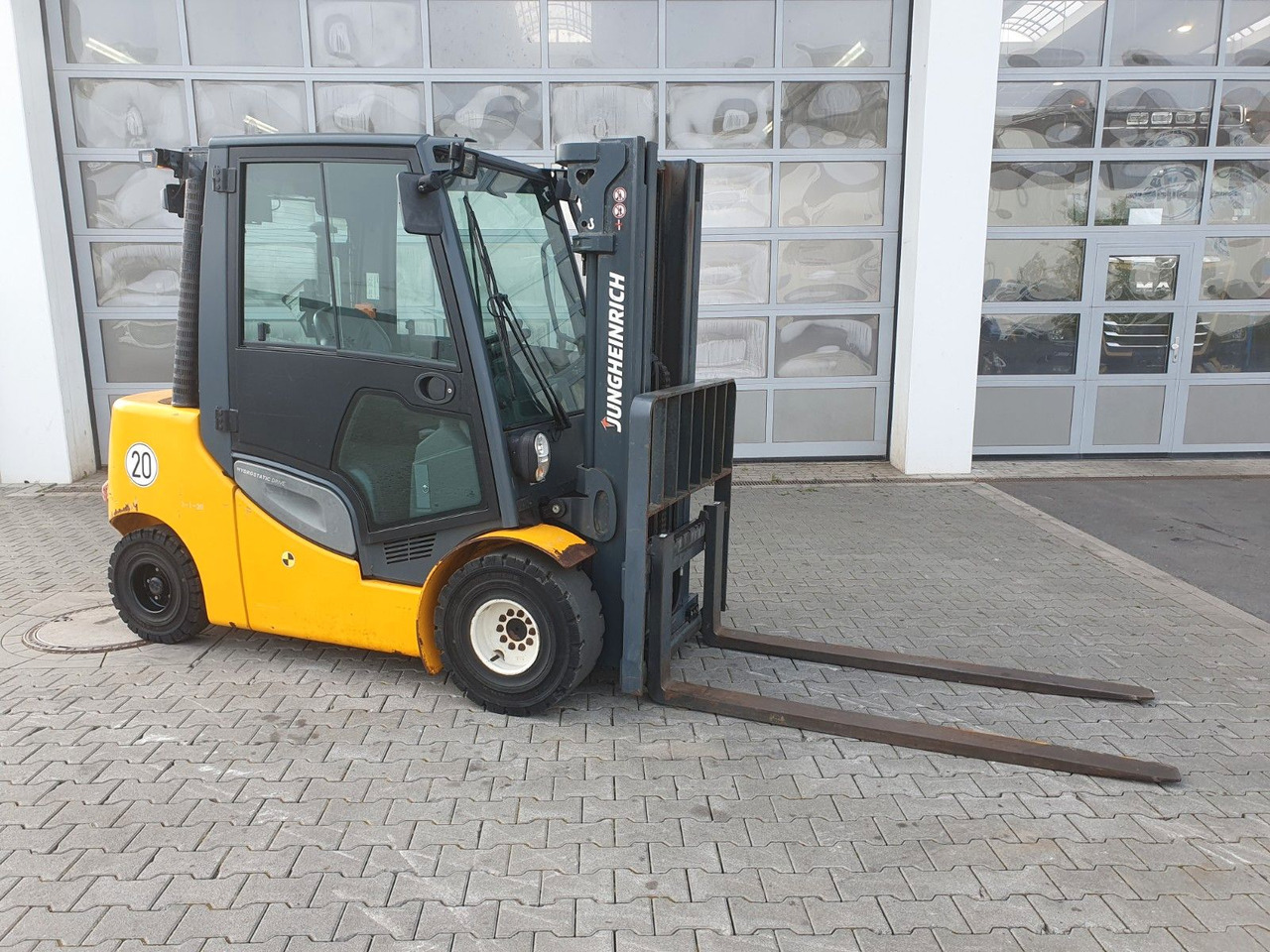 Jungheinrich DFG 435s / 4.400mm / nur 2.245h! / Klima / SS - رافعة شوكية ديزل: صورة 2 Jungheinrich DFG 435s / 4.400mm / nur 2.245h! / Klima / SS - رافعة شوكية ديزل: صورة 2