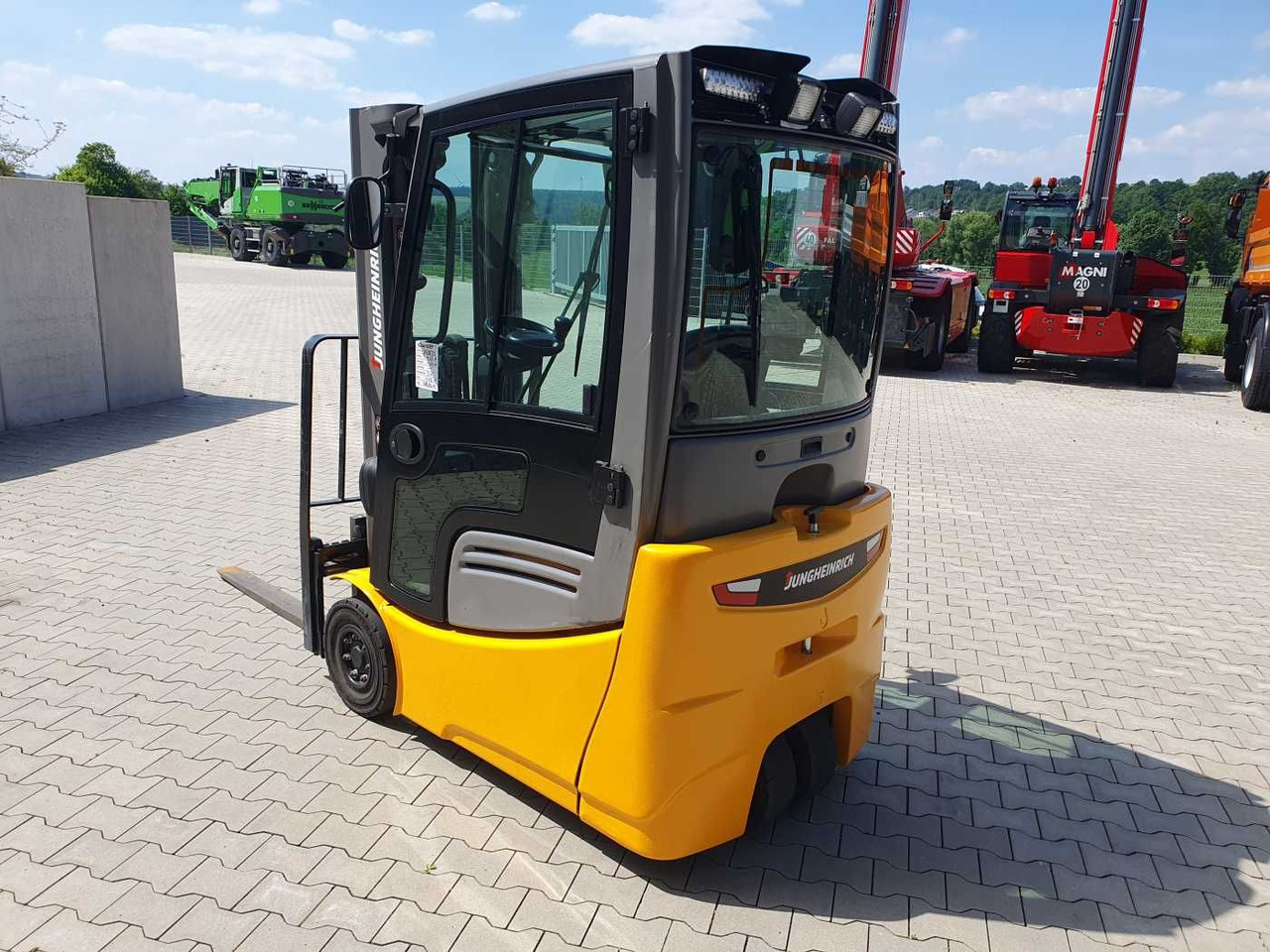 Jungheinrich EFG 215 / Triplex: 4.25m! / SS / 2.472h! / 2020 - رافعة شوكية كهربائية: صورة 5 Jungheinrich EFG 215 / Triplex: 4.25m! / SS / 2.472h! / 2020 - رافعة شوكية كهربائية: صورة 5