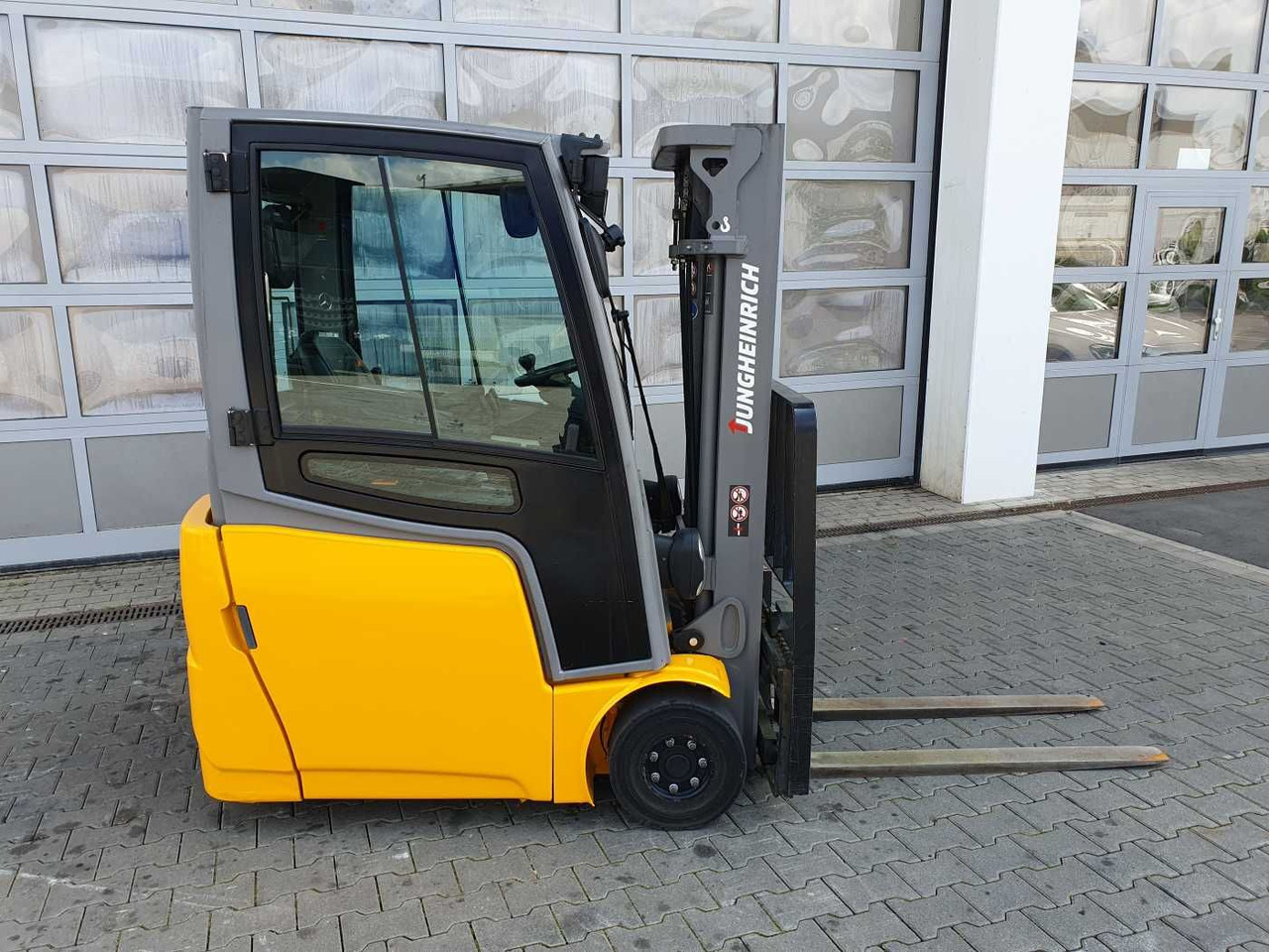 Jungheinrich EFG 215 / Triplex: 4.25m! / SS / 4.166h / 2024 - رافعة شوكية كهربائية: صورة 3 Jungheinrich EFG 215 / Triplex: 4.25m! / SS / 4.166h / 2024 - رافعة شوكية كهربائية: صورة 3