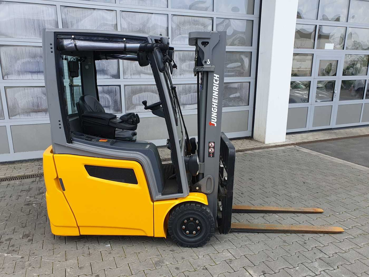 Jungheinrich EFG 215 / Triplex: 4.25m! / SS / nur 1.368h! - رافعة شوكية كهربائية: صورة 3 Jungheinrich EFG 215 / Triplex: 4.25m! / SS / nur 1.368h! - رافعة شوكية كهربائية: صورة 3