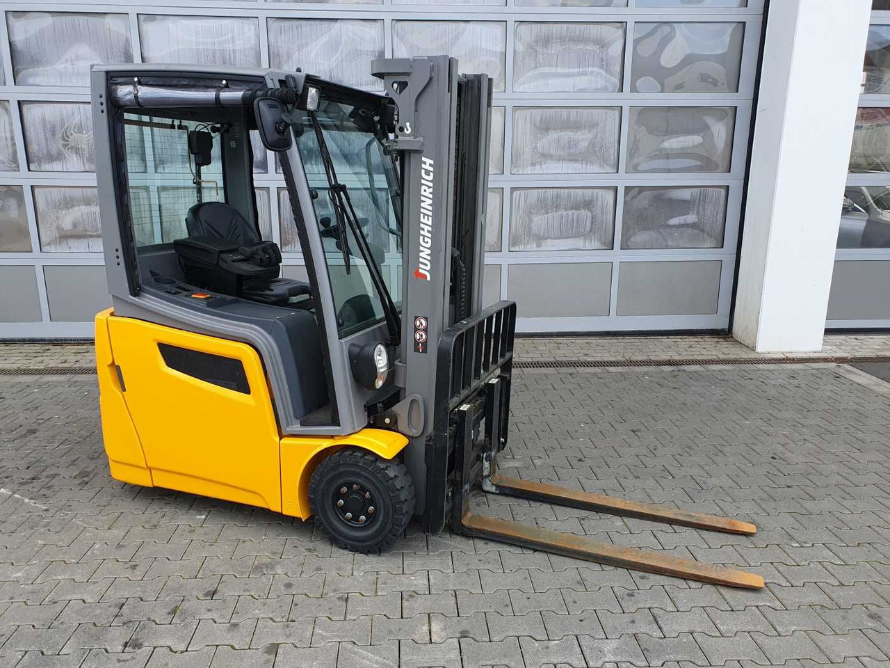 Jungheinrich EFG 215 / Triplex: 4.25m! / SS / nur 1.368h! - رافعة شوكية كهربائية: صورة 2 Jungheinrich EFG 215 / Triplex: 4.25m! / SS / nur 1.368h! - رافعة شوكية كهربائية: صورة 2